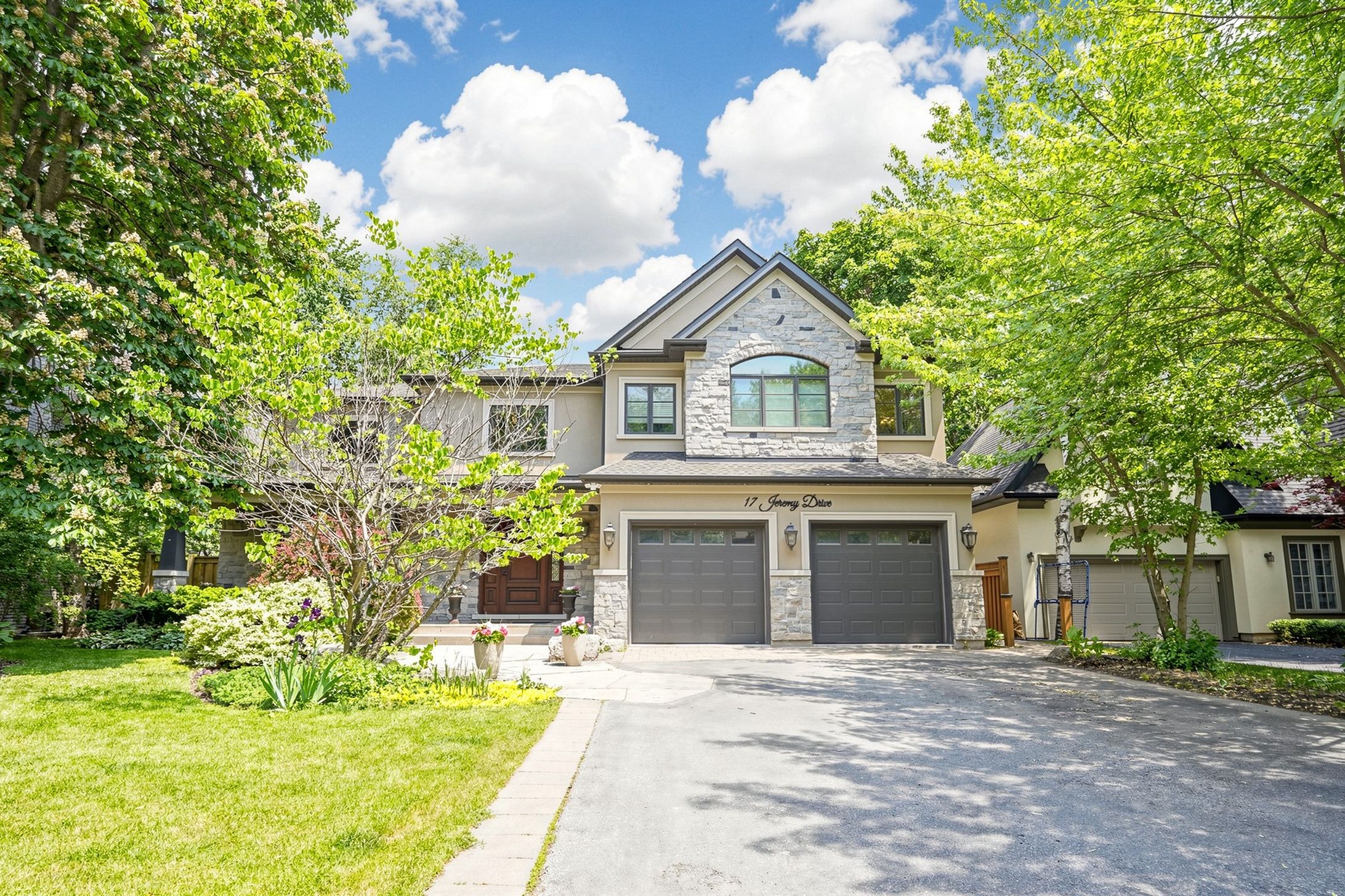 17 Jeremy Drive, Markham, On L3r 2k7