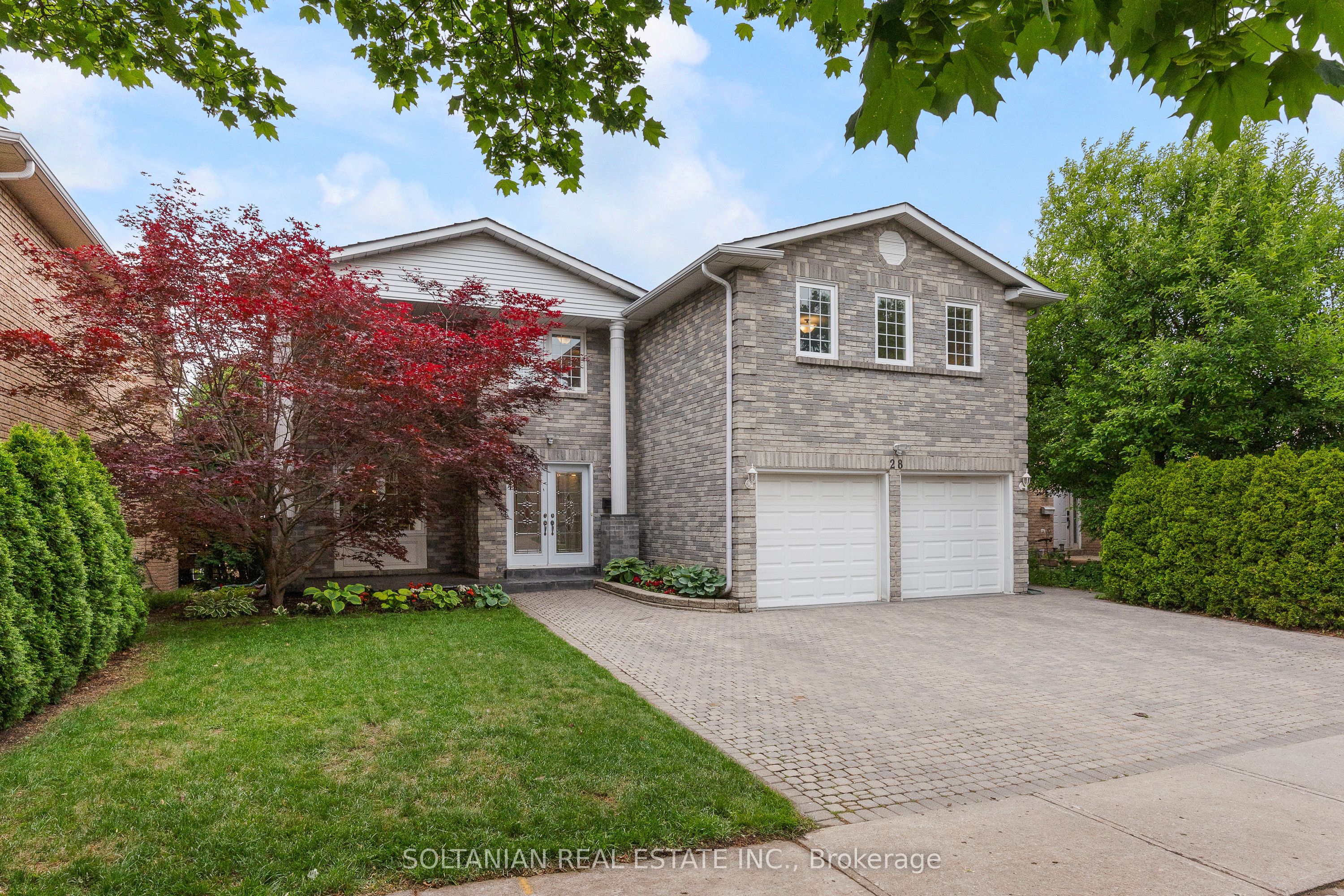 28 Dunvegan Drive, Richmond Hill, On L4c 6k1