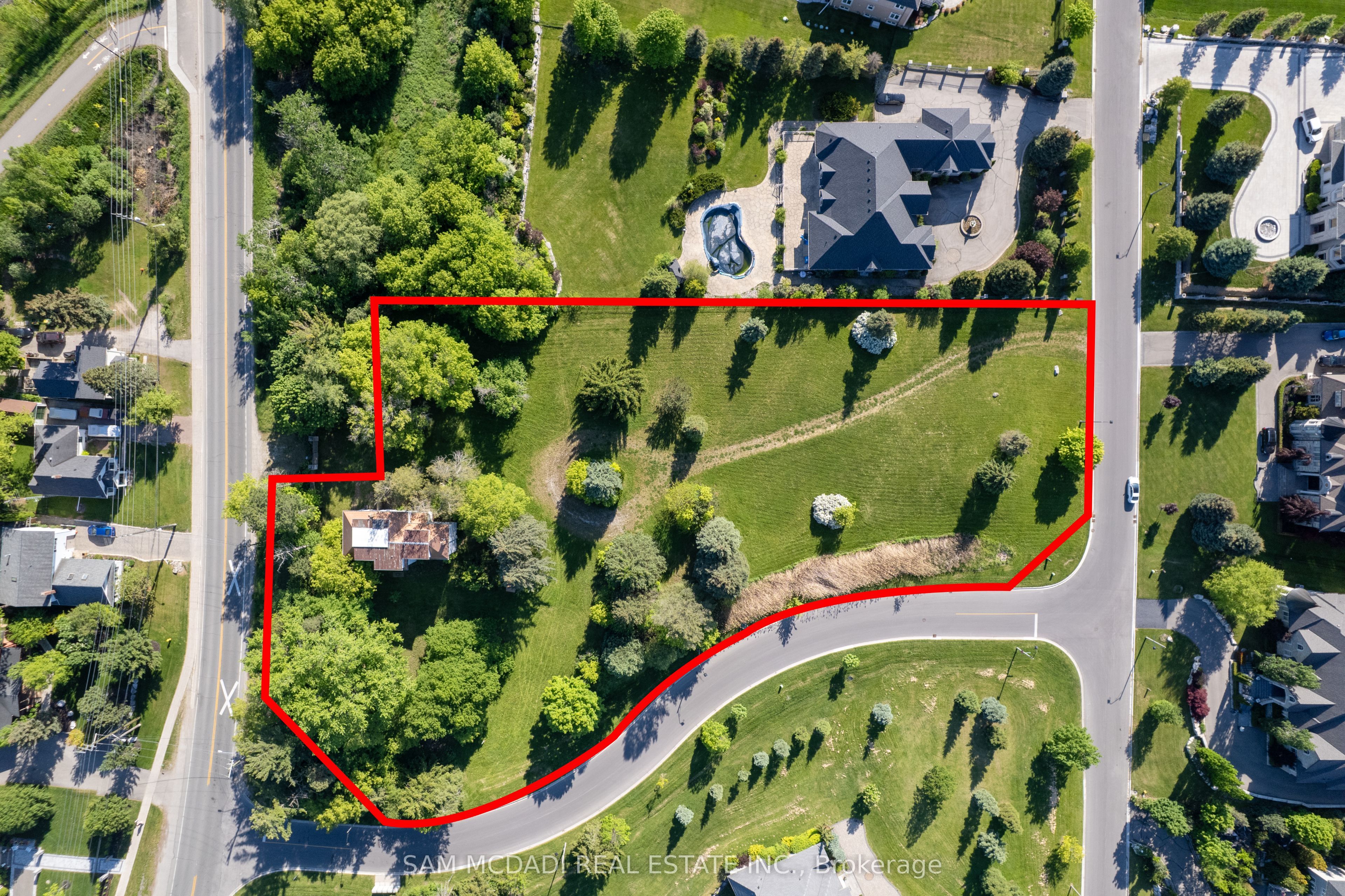 16 Charles Cooper Court, Vaughan, On L0j 1c0