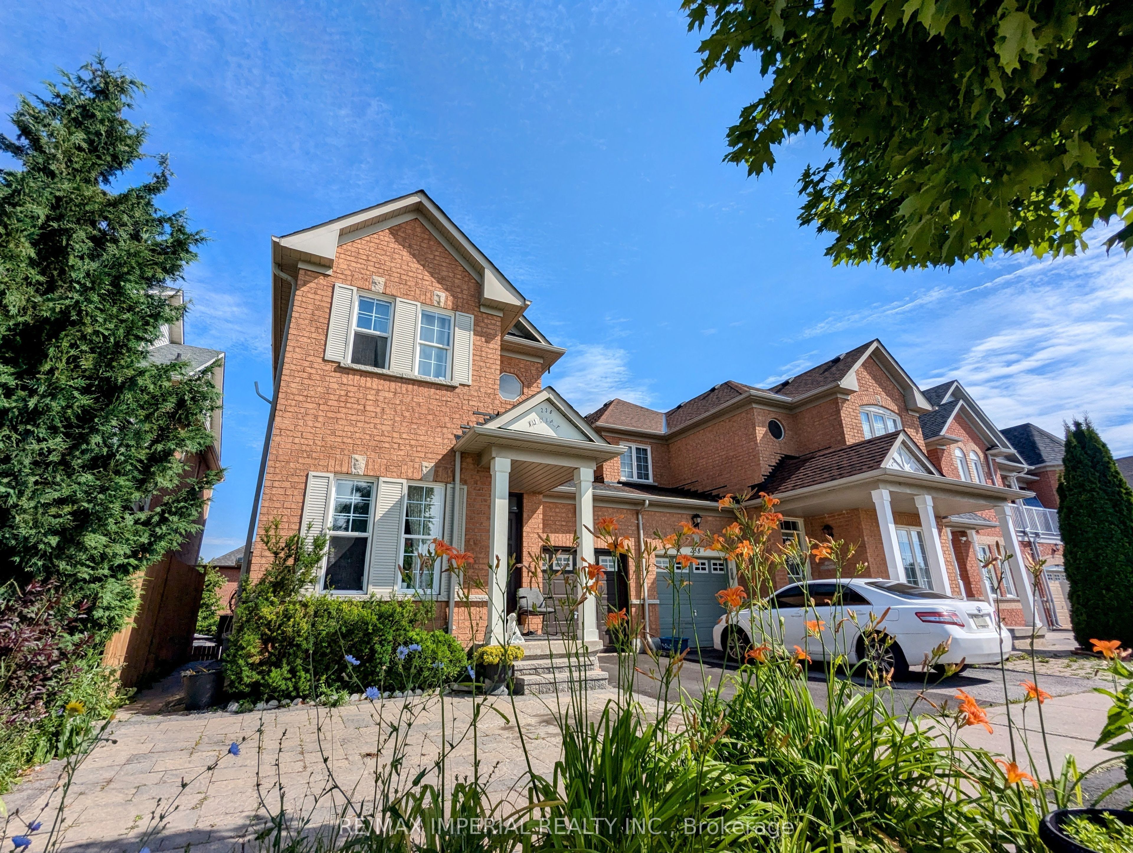 236 Old Colony Road Bsmt, Richmond Hill, On L4e 5b9