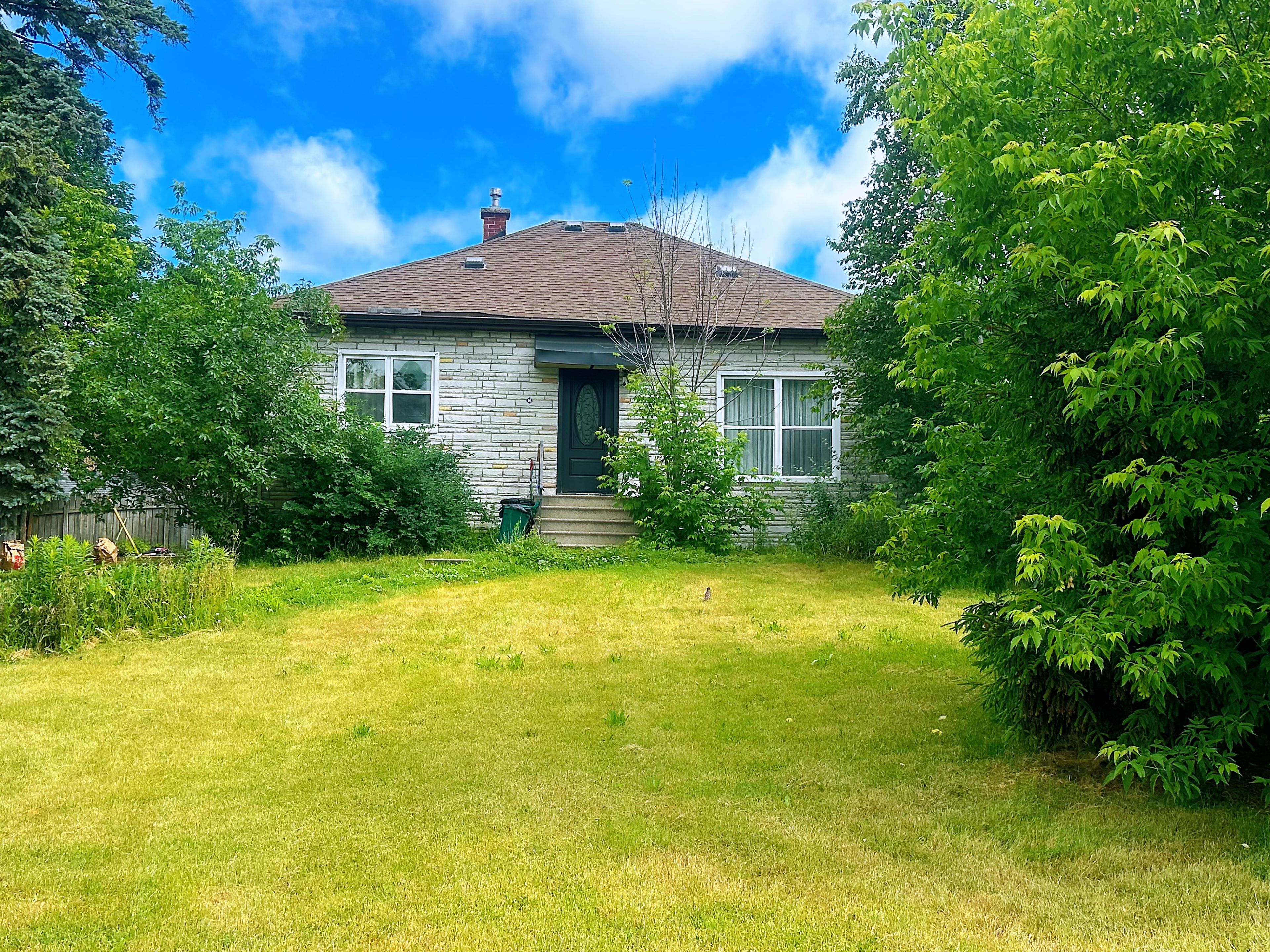 94 Prospect Street, Newmarket, On L3y 3t4