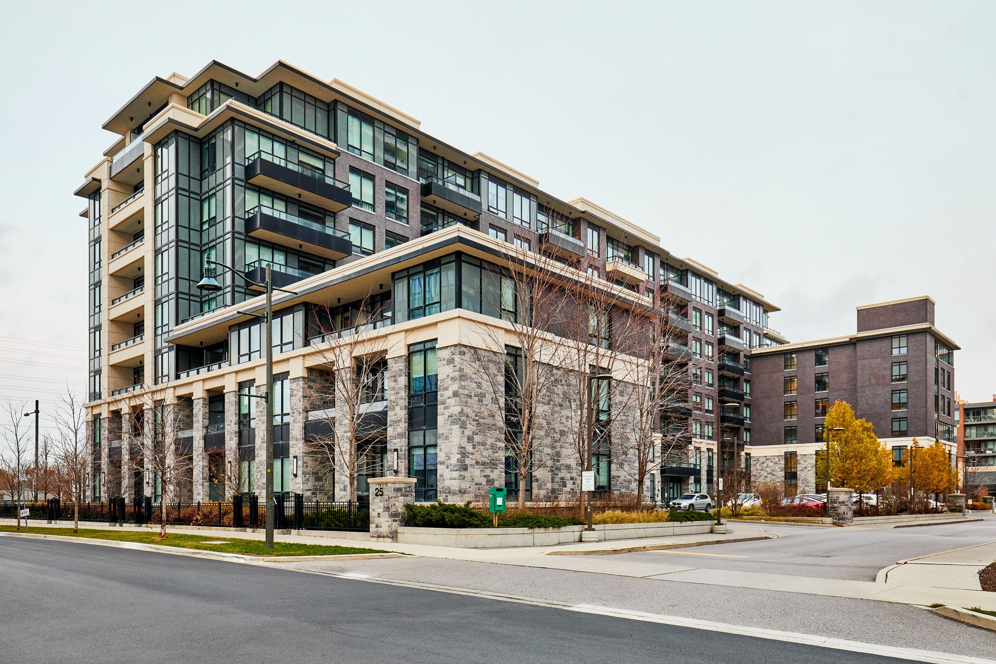 25 Water Walk Drive 115, Markham, On L6g 0g3