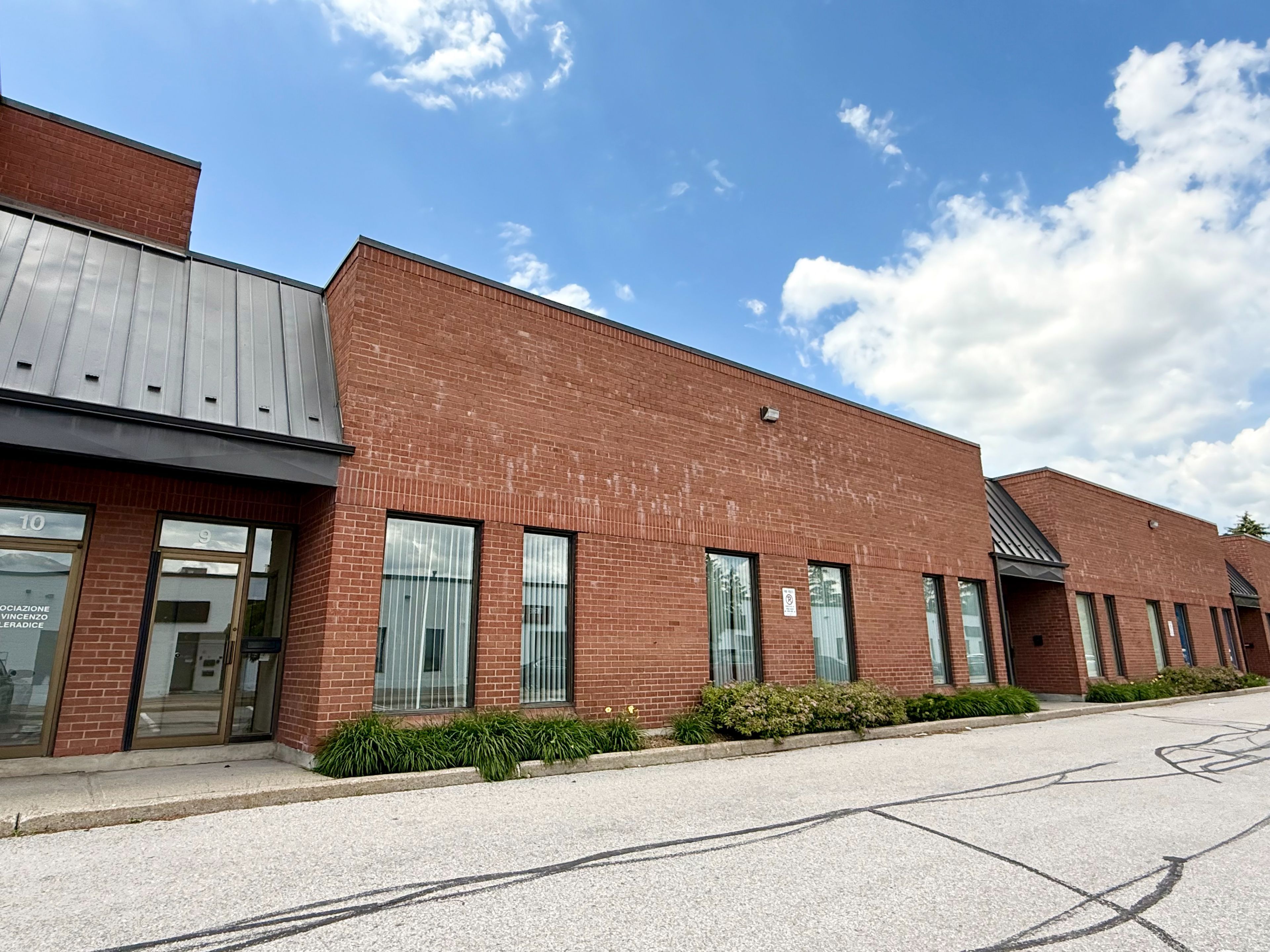 110 Jardin Drive 8-9, Vaughan, On L4k 2t7