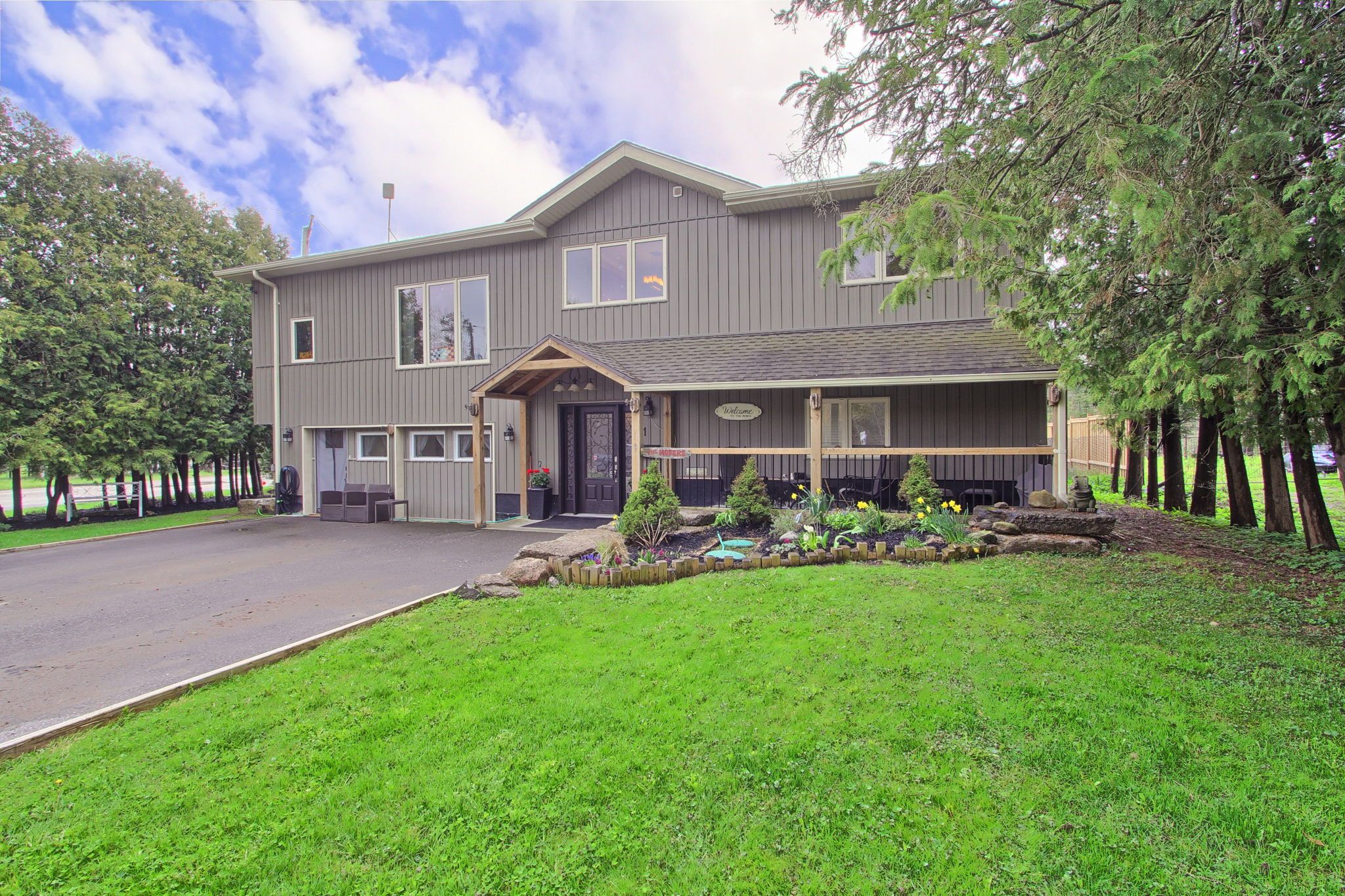 1 Mustard Street, Uxbridge, On L9p 1r2