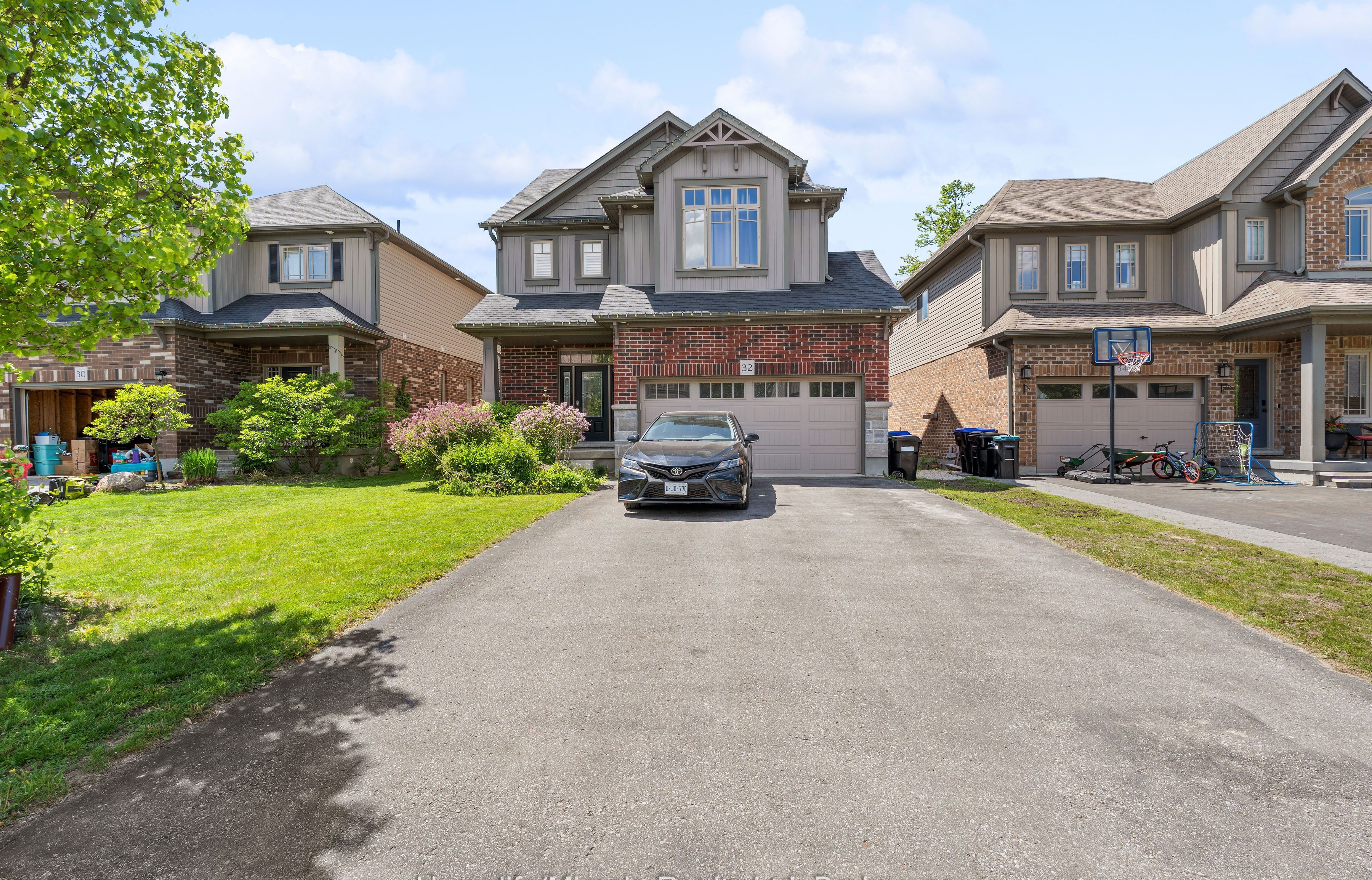 32 Carleton Trail, New Tecumseth, On L0g 1a0