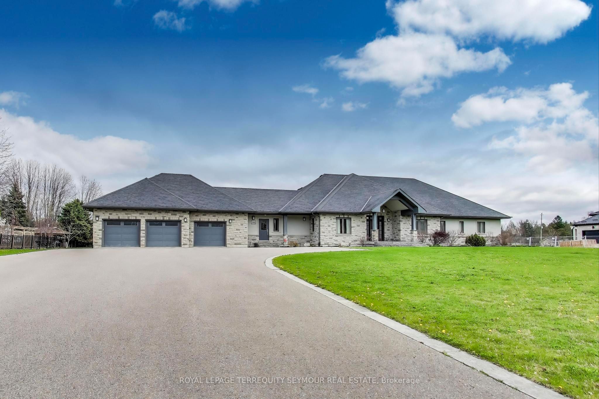 67 Grayfield Drive, Whitchurch-Stouffville, On L4a 0b1