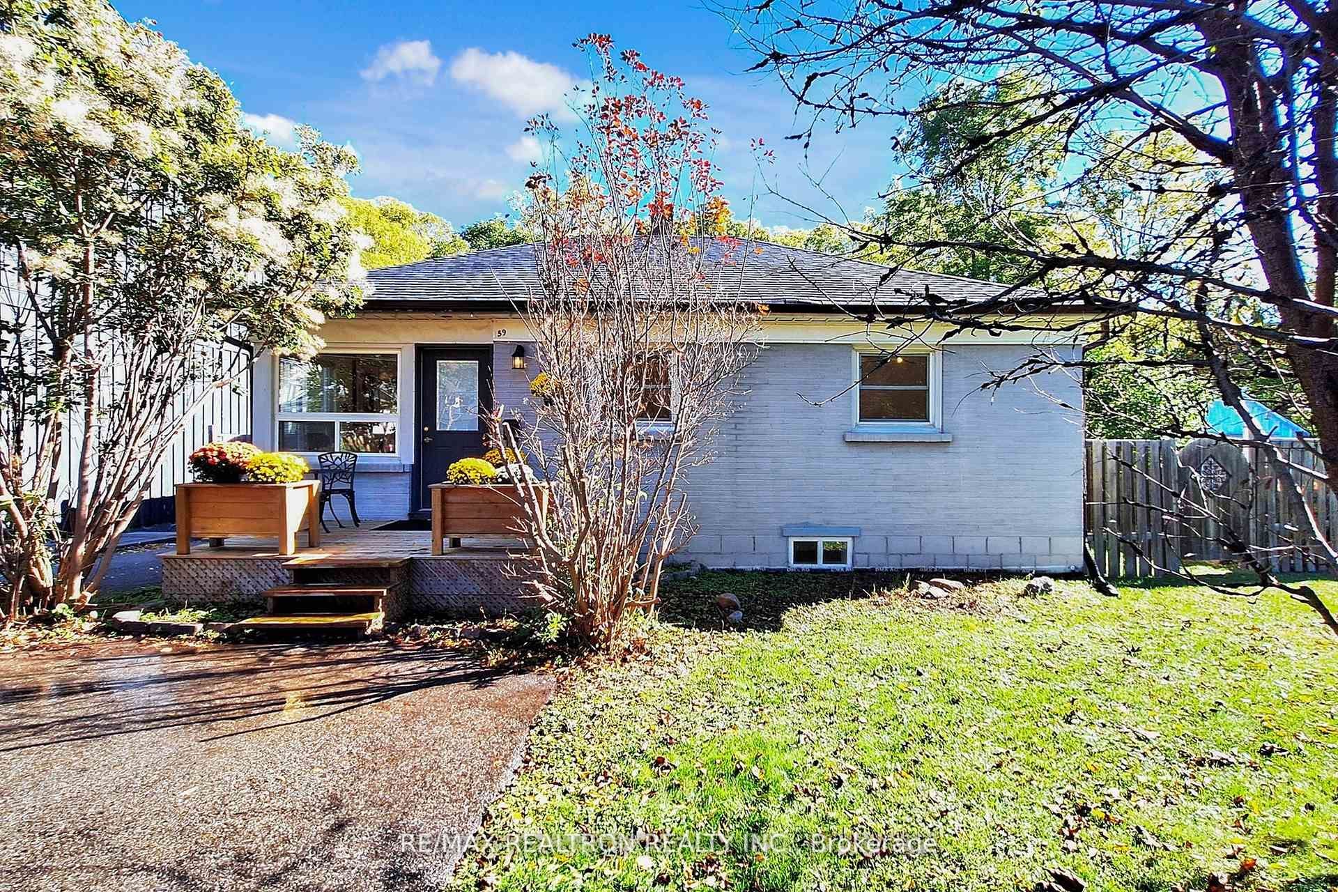 59 Machell Avenue, Aurora, On L4g 2r8