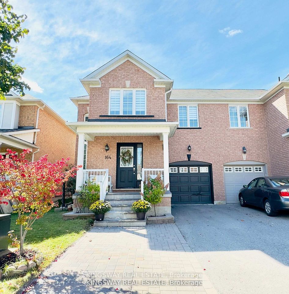 164 Gail Parks Crescent, Newmarket, On L3x 3c1