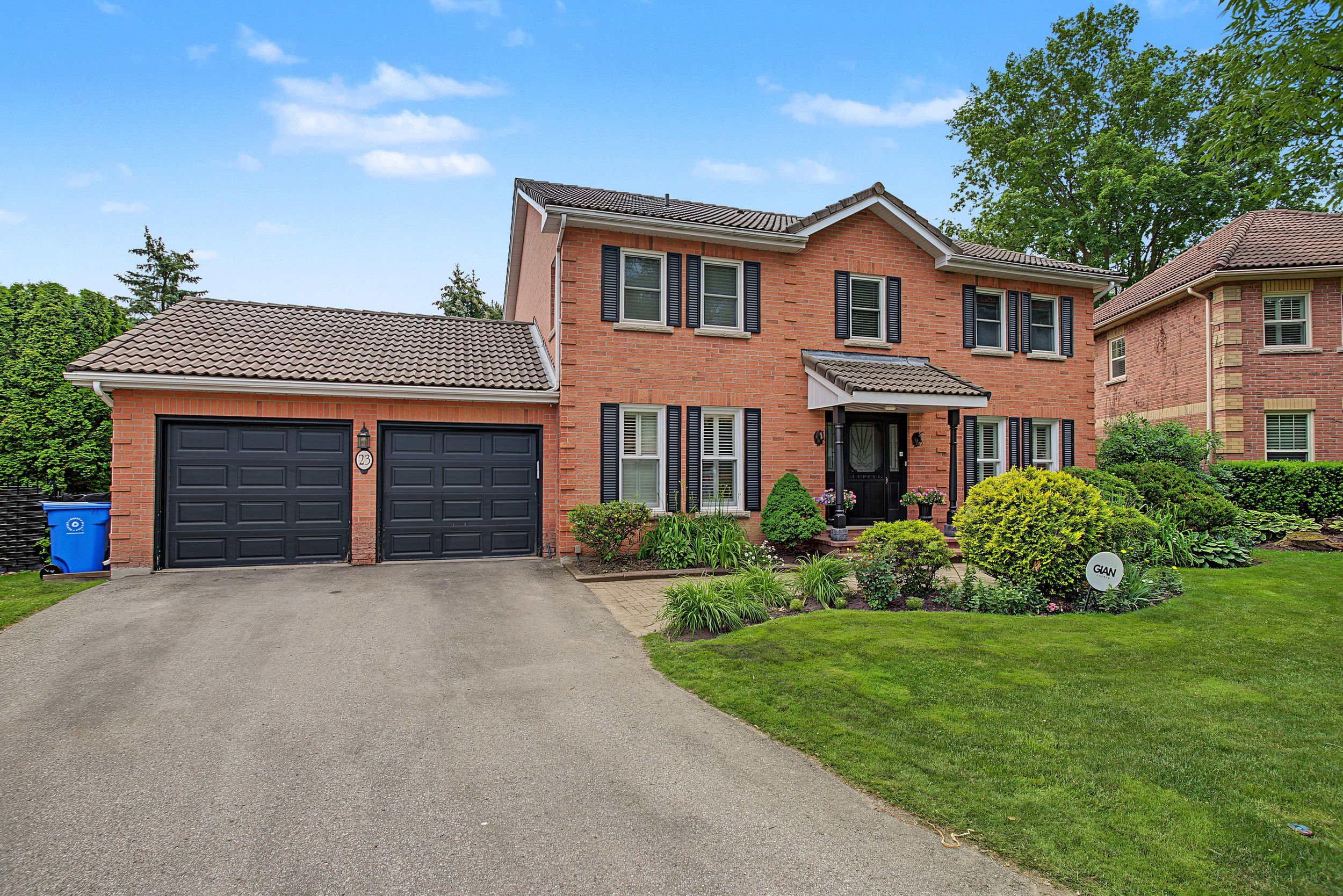 23 Cranberry Lane, Aurora, On L4g 5y2