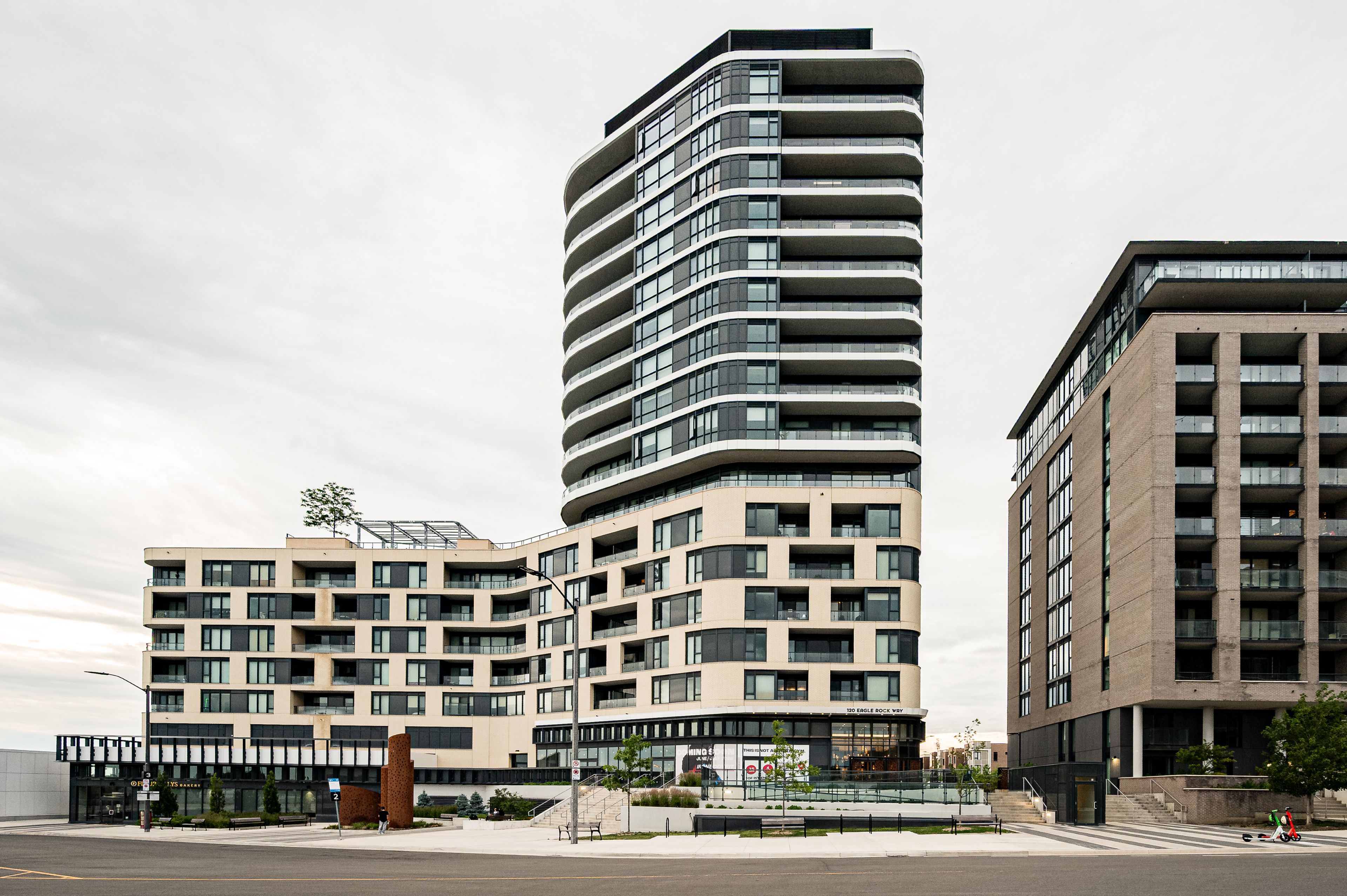 120 Eagle Rock Way 1002, Vaughan, On L6a 5c2
