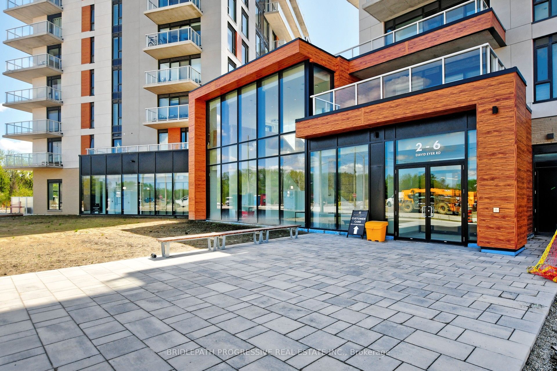 6 David Eyer Road 518, Richmond Hill, On L4s 0n5