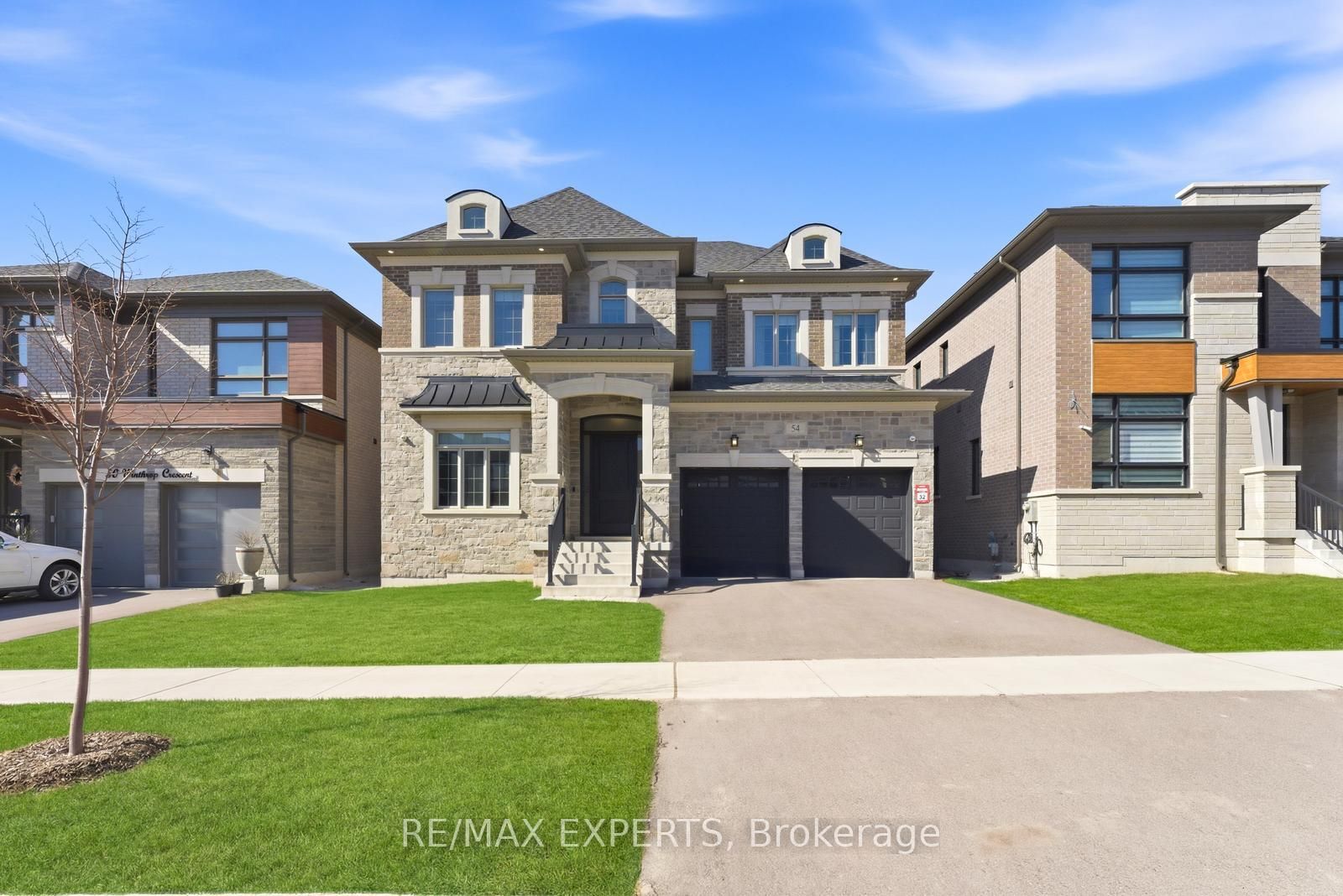 54 Winthrop Crescent, Vaughan, On L3l 0e5