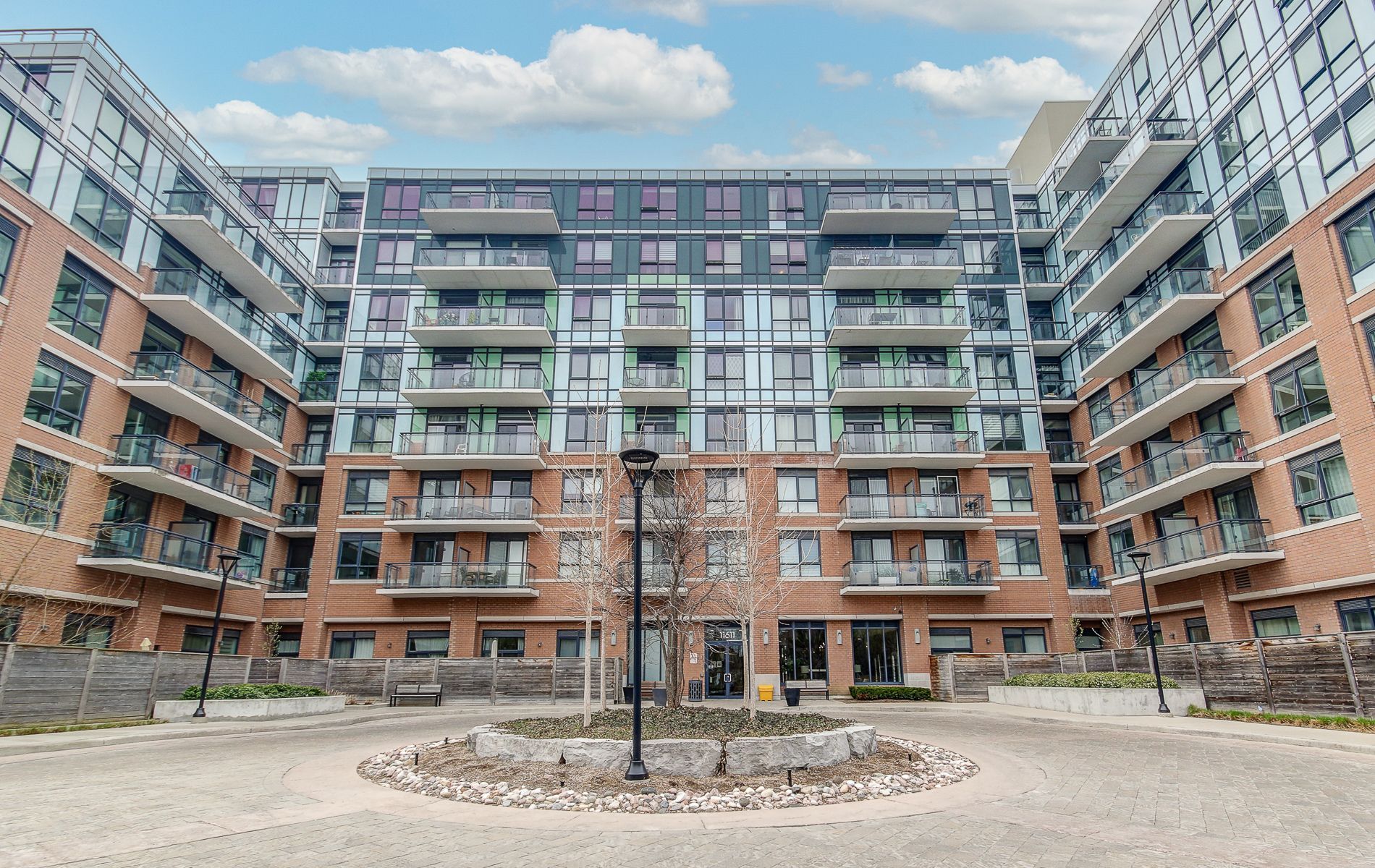 11611 Yonge Street 109, Richmond Hill, On L4e 1g2