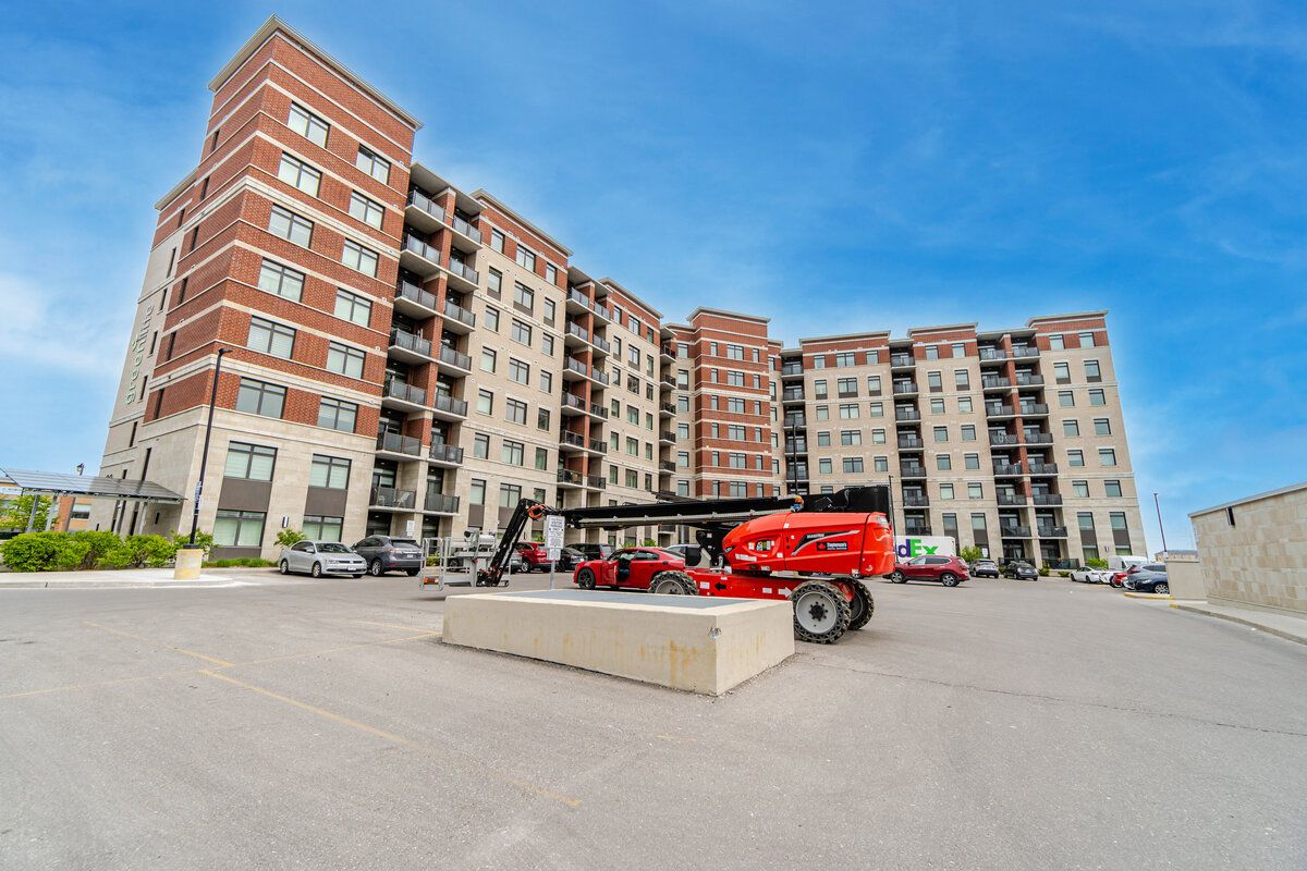 39 New Delhi Drive 803, Markham, On L3s 0e1