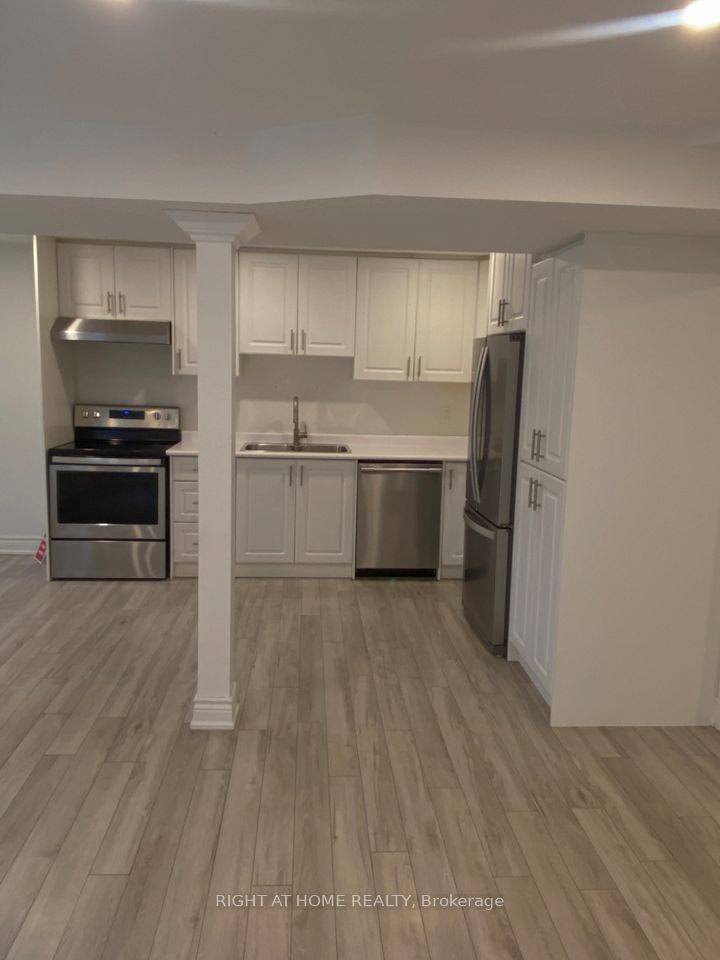 65 Ruffle Lane Lane N Lower Level, Richmond Hill, On L4e 0w3