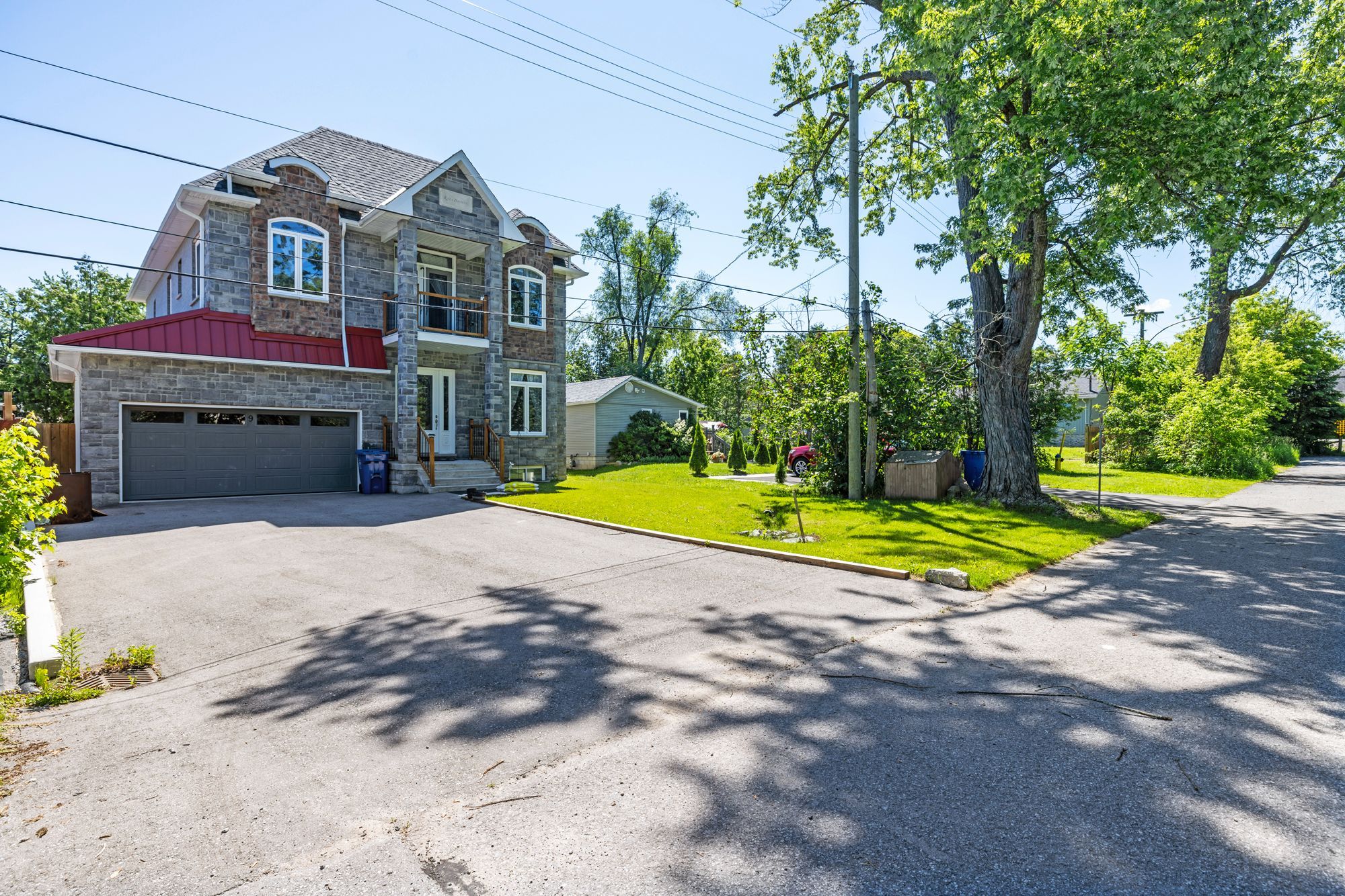 9 Albert Street, Georgina, On L0e 1l0