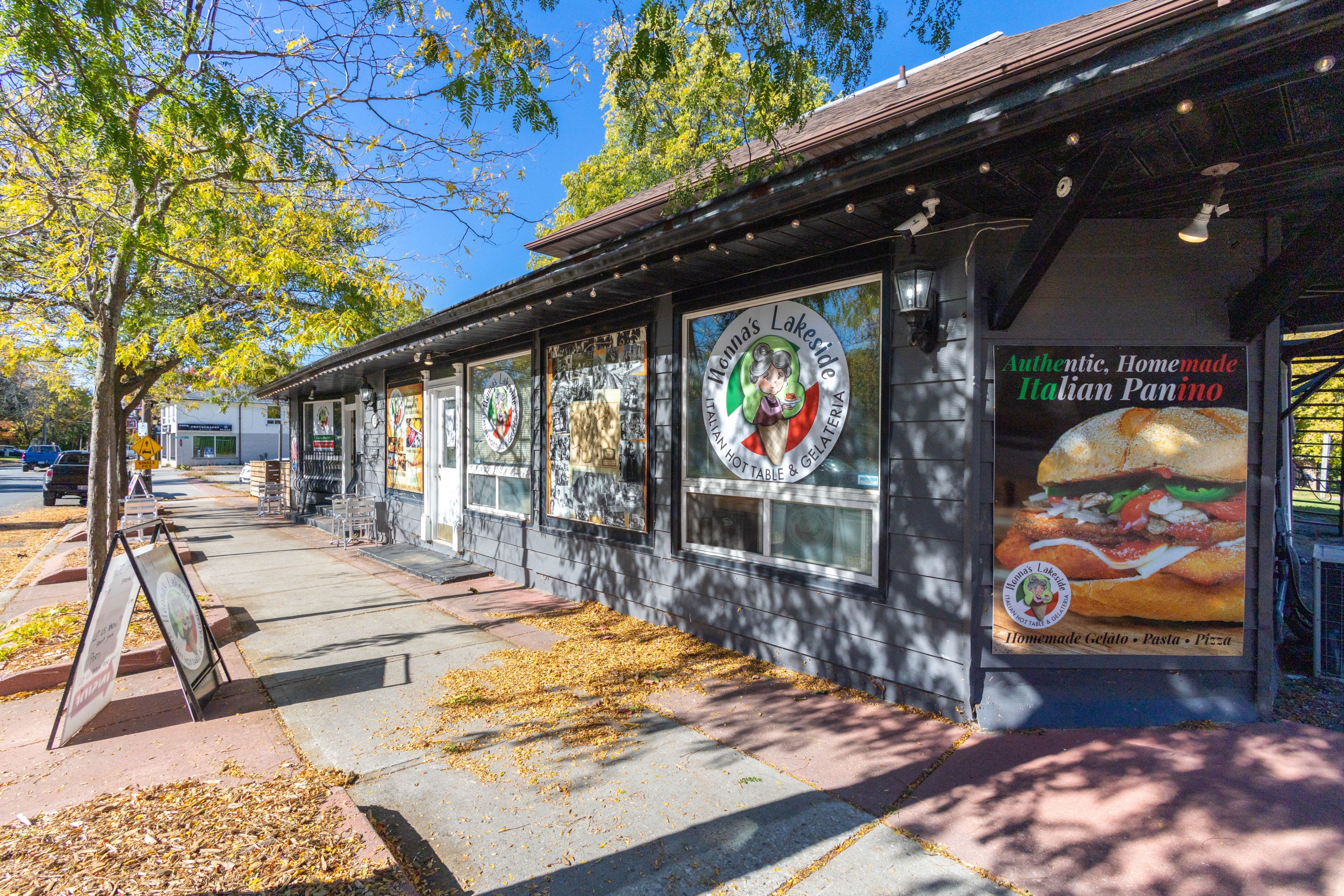 928 Lake Drive E 104 & 105, Georgina, On L0e 1l0
