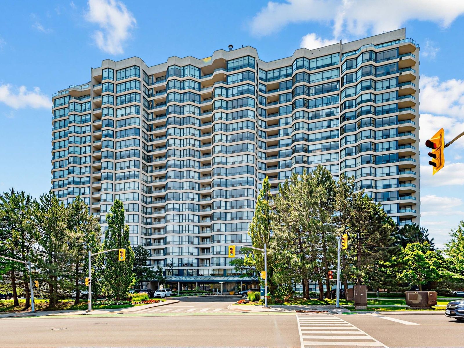1 Clark Avenue 612, Vaughan, On L4j 7y6
