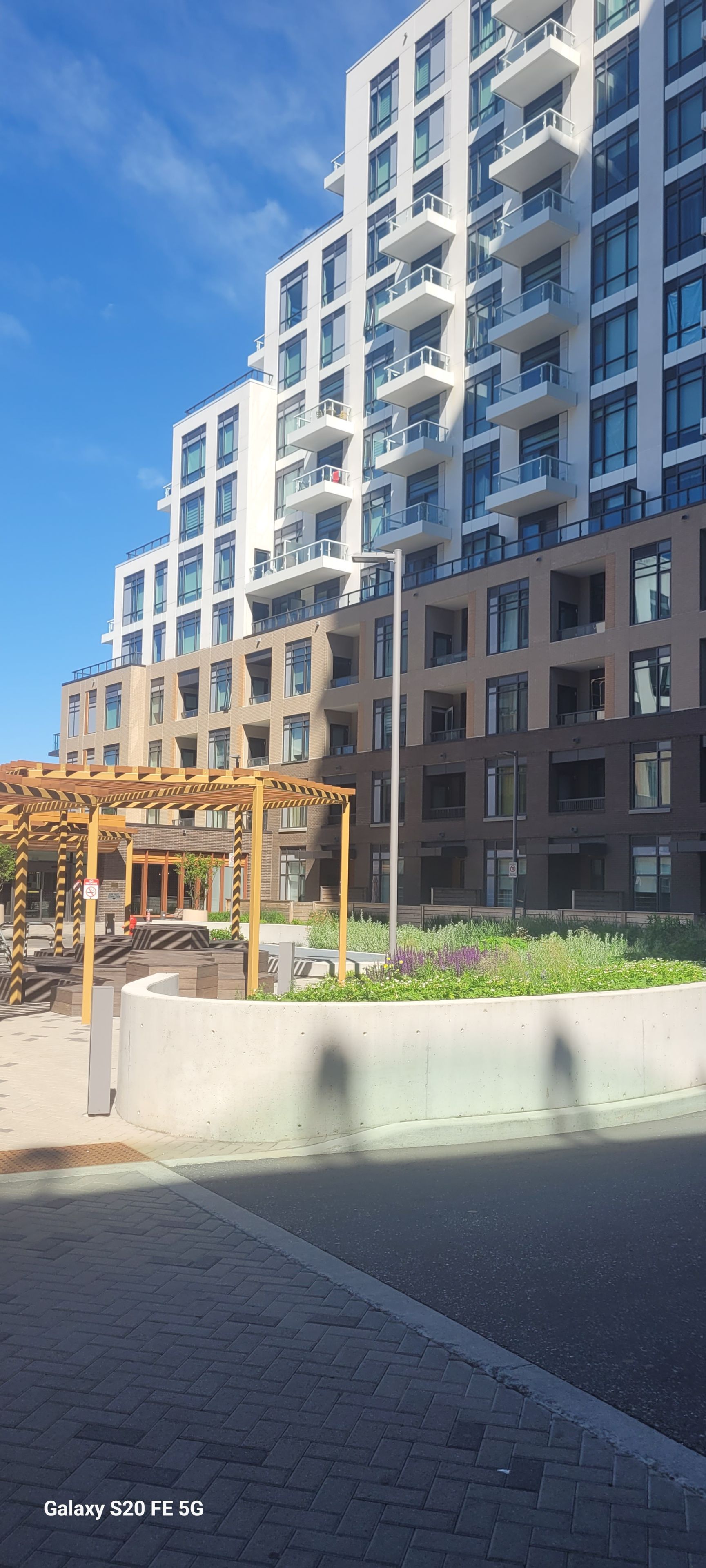 8 Beverley Glen Boulevard 901, Vaughan, On L4j 0l5