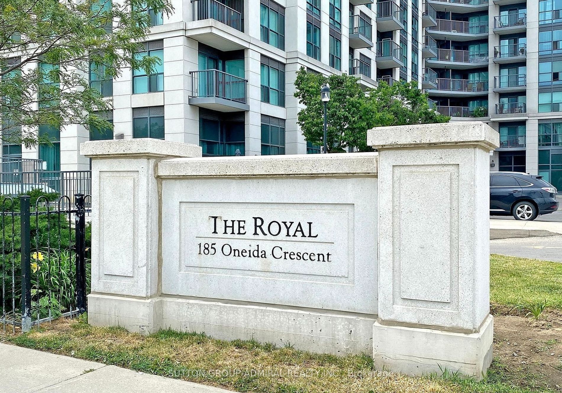185 Oneida Crescent 911, Richmond Hill, On L4b 0b1