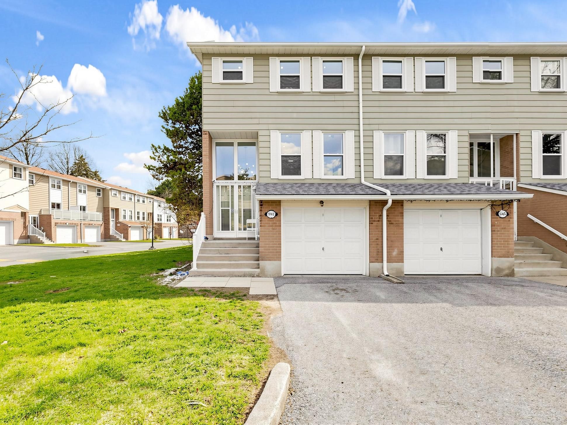 1742 John Street 36, Markham, On L3t 1y9