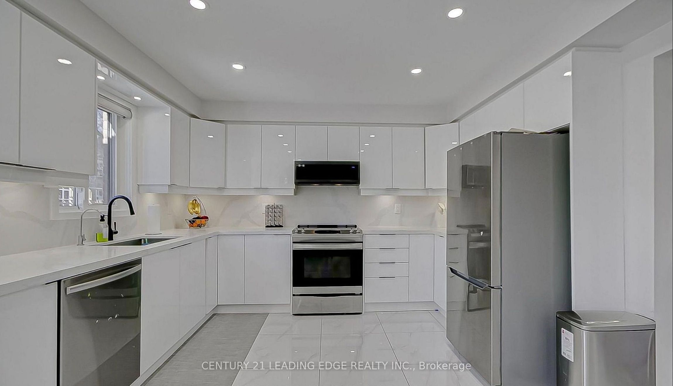 220 Olde Bayview Avenue, Richmond Hill, On L4e 3c7