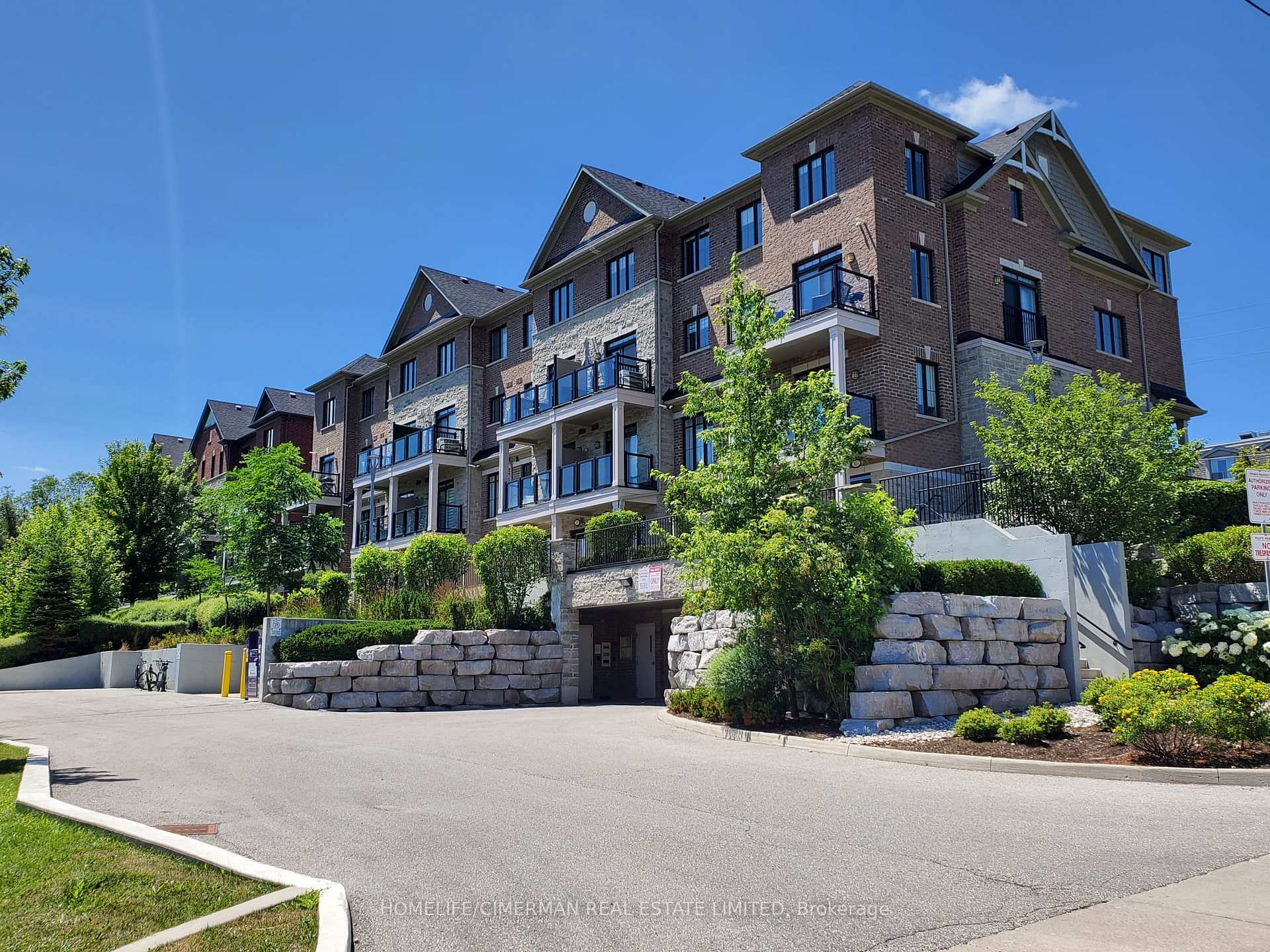 201 Pine Grove Road 405, Vaughan, On L4l 0h8