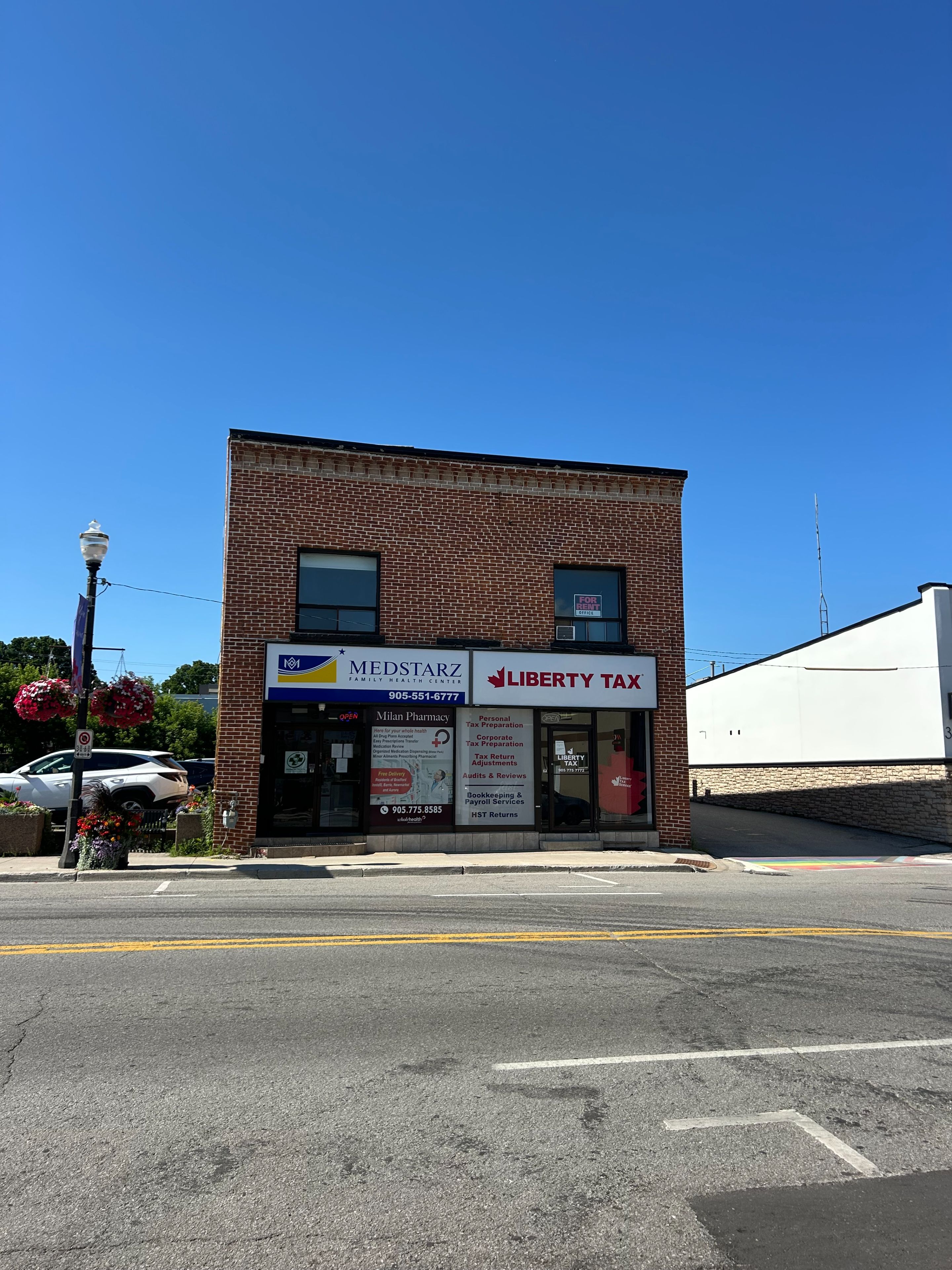 37 Holland Street W 3, Bradford West Gwillimbury, On L3z 2b9
