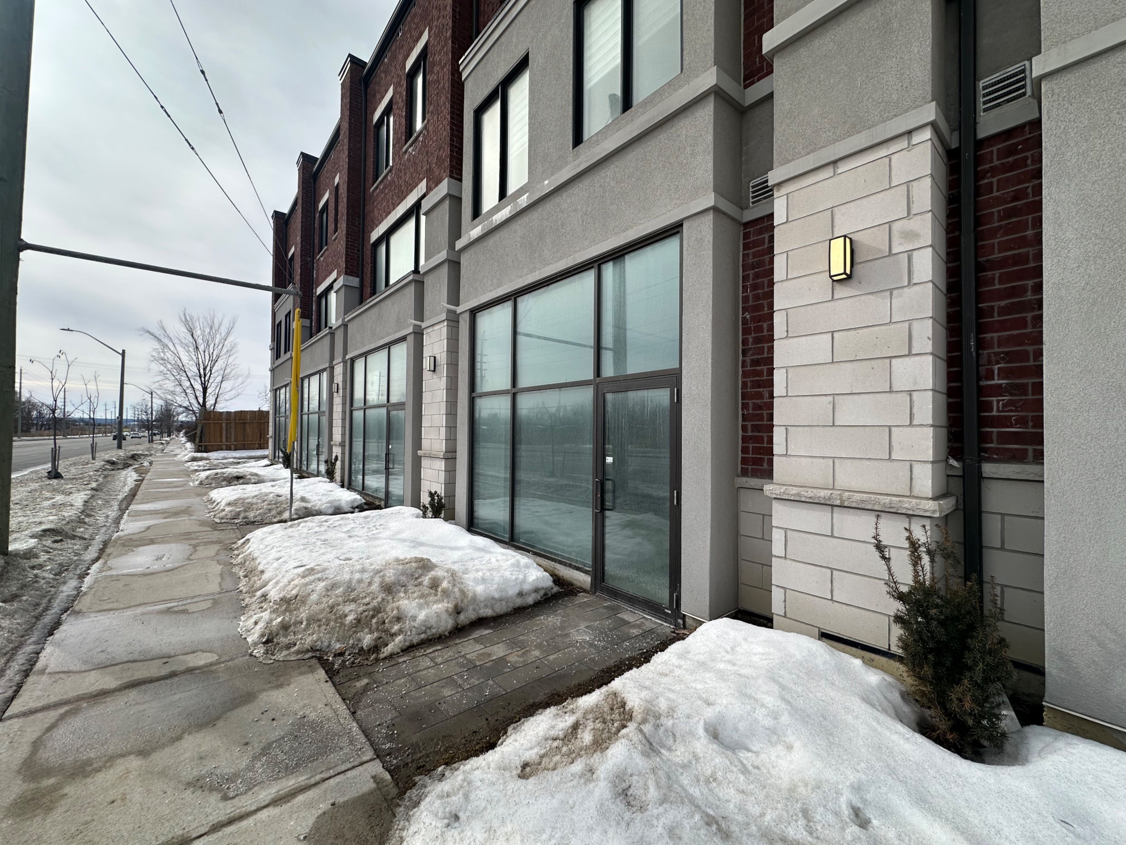 200 Dissette Street 4, Bradford West Gwillimbury, On L4z 3g8