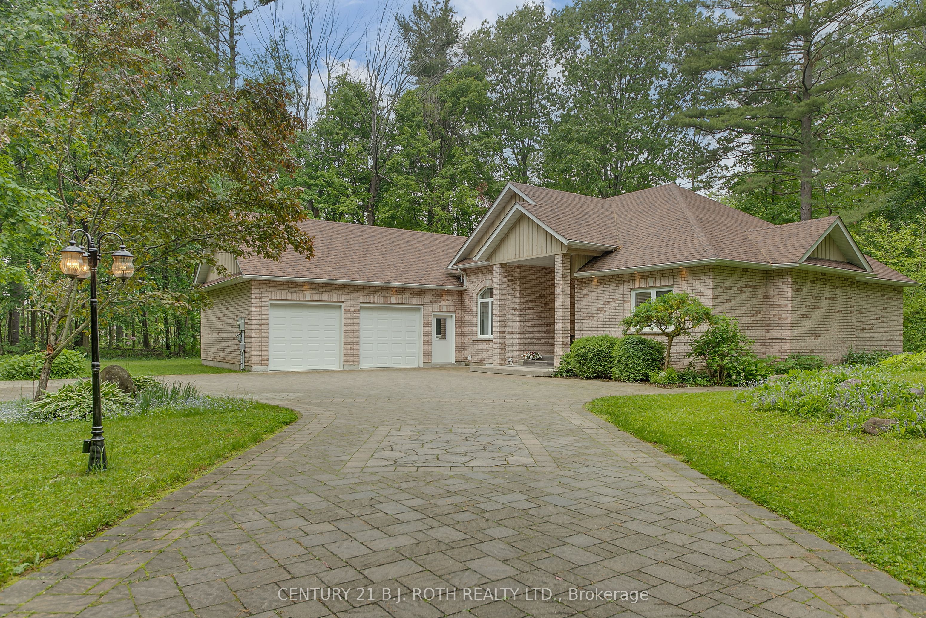 3925 Algoma Avenue, Innisfil, On L9s 2m4