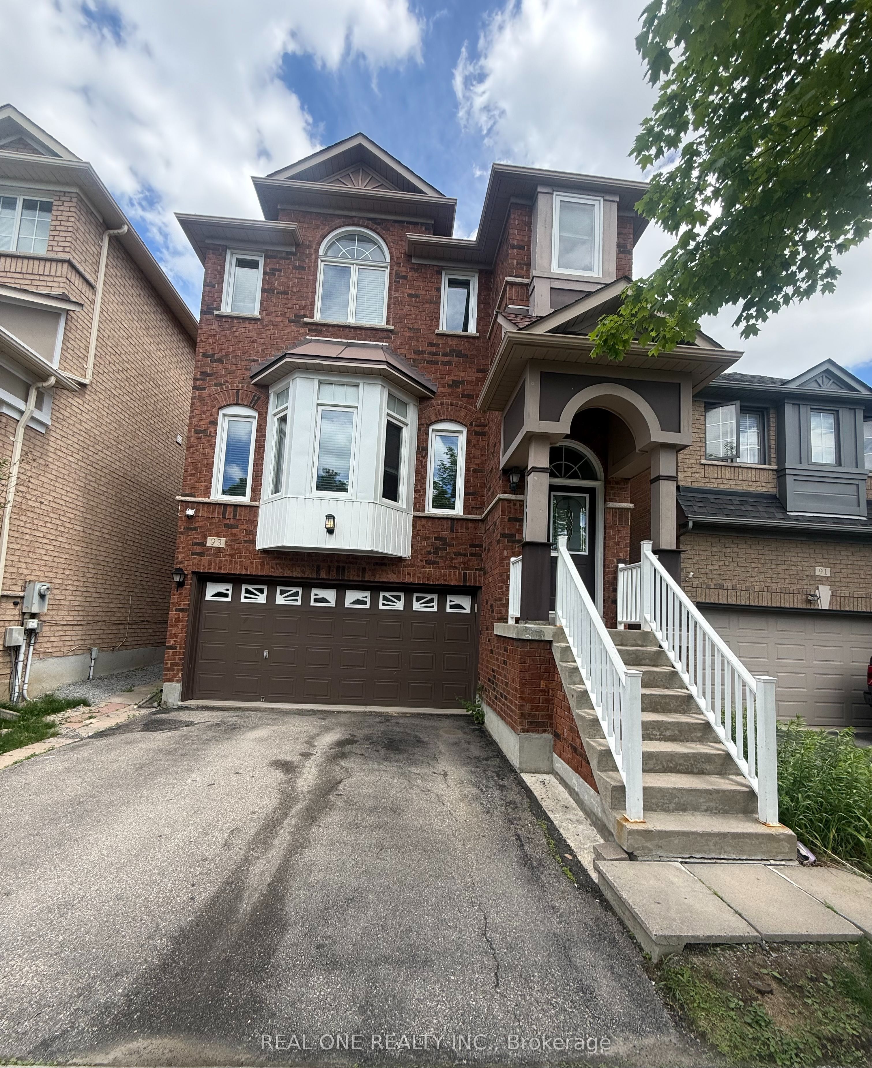 93 Brunswick Avenue, Markham, On L6c 2e6