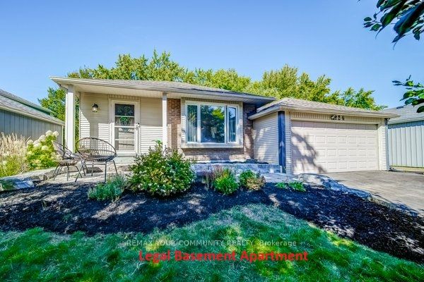 124 Tyson Drive, East Gwillimbury, On L0g 1h0
