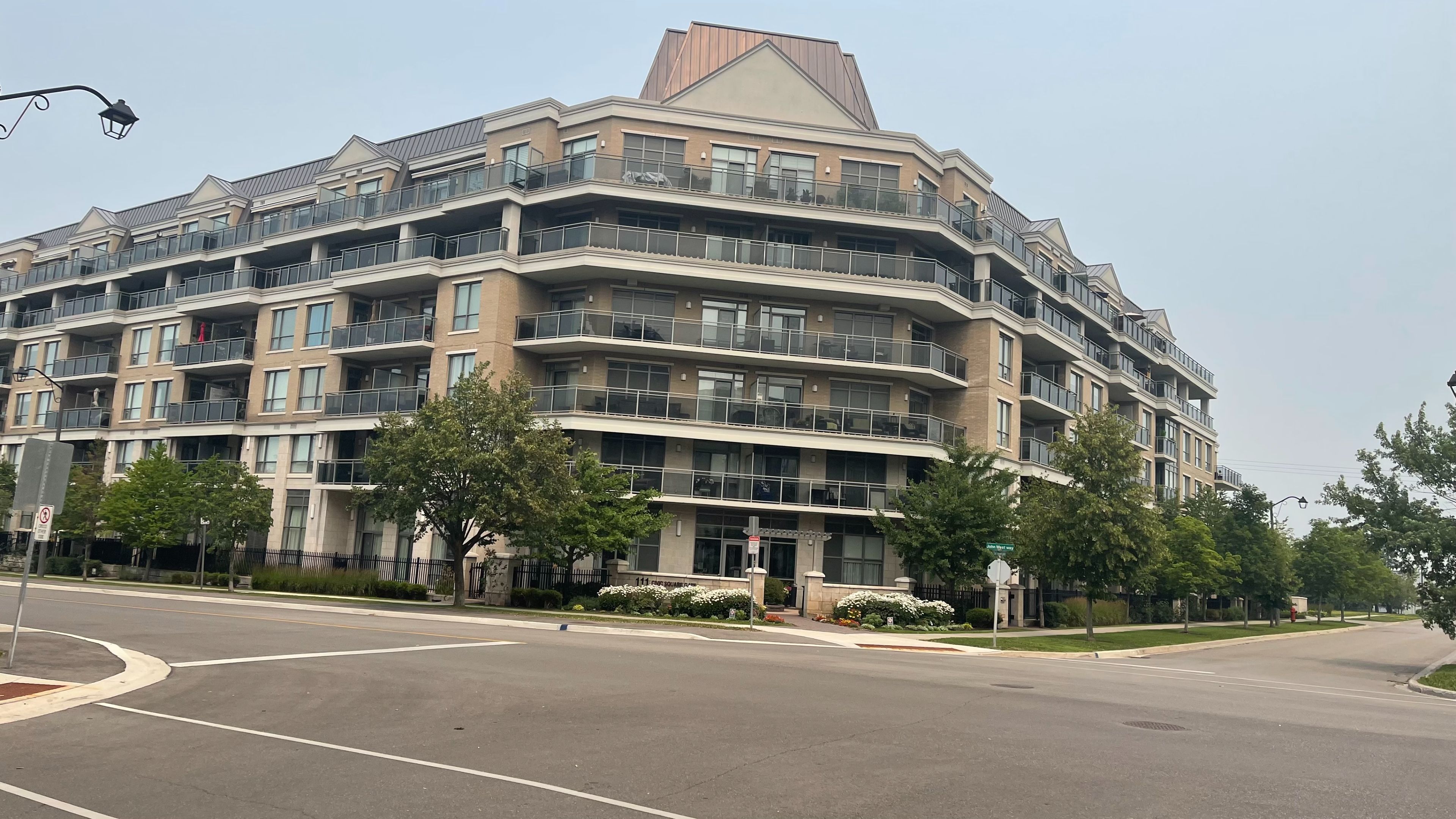 111 Civic Square Gate 222, Aurora, On L4g 0s6