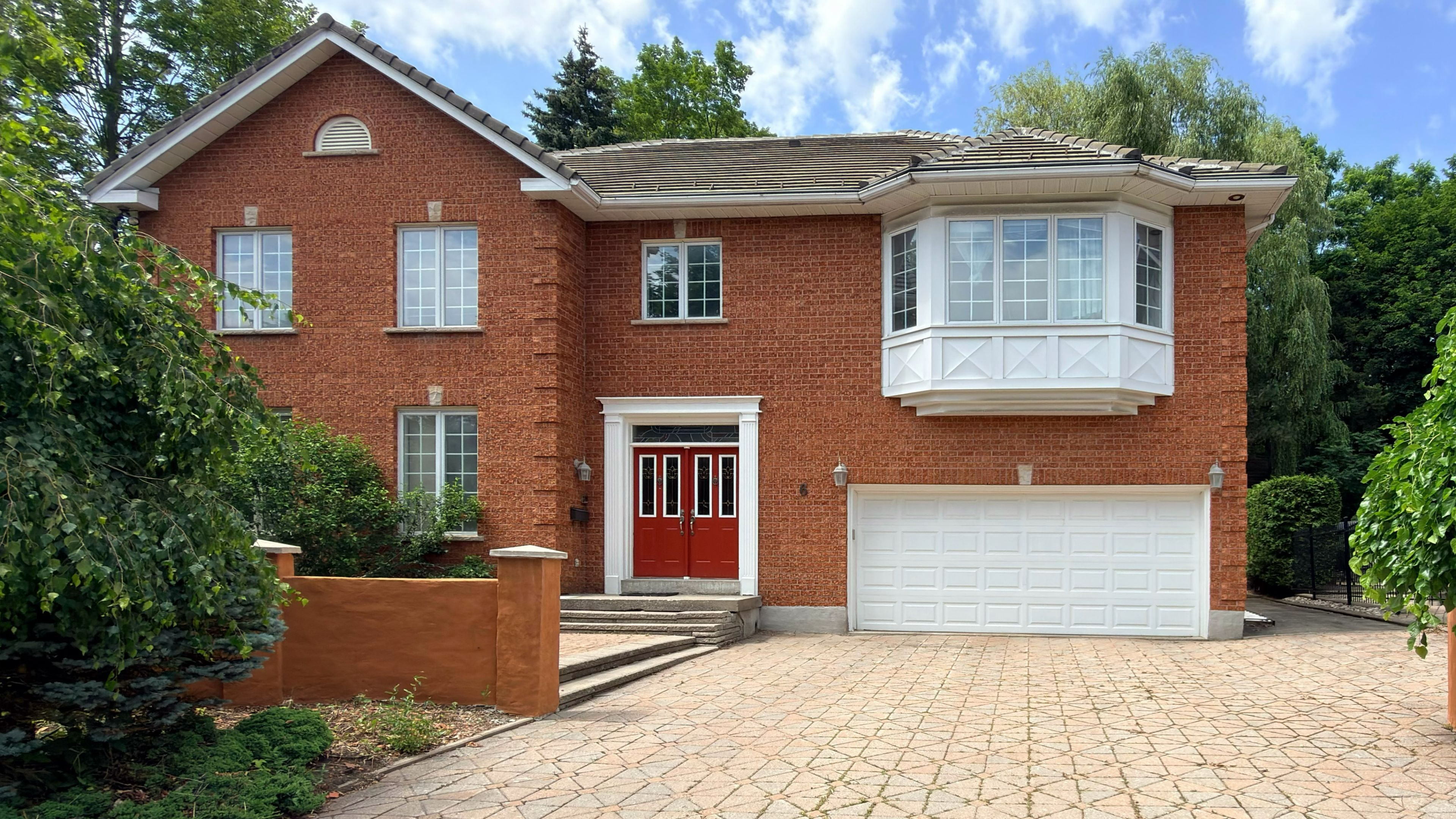6 Hunt Club Court, Markham, On L3t 7l4