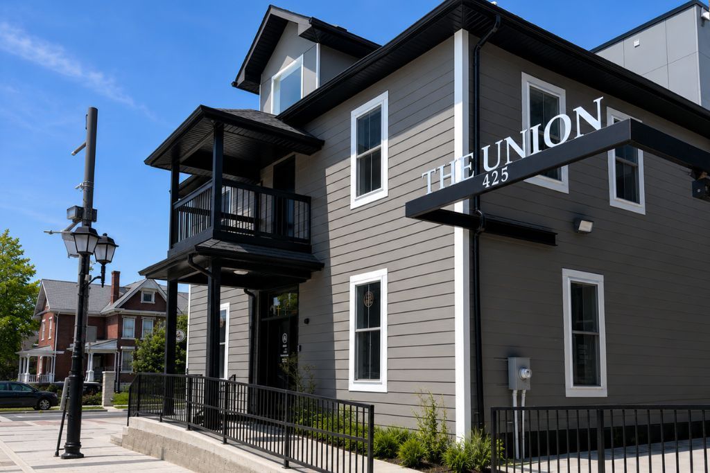 431 Davis Drive 1st Floor - Room 1, Newmarket, On L3y 2p1
