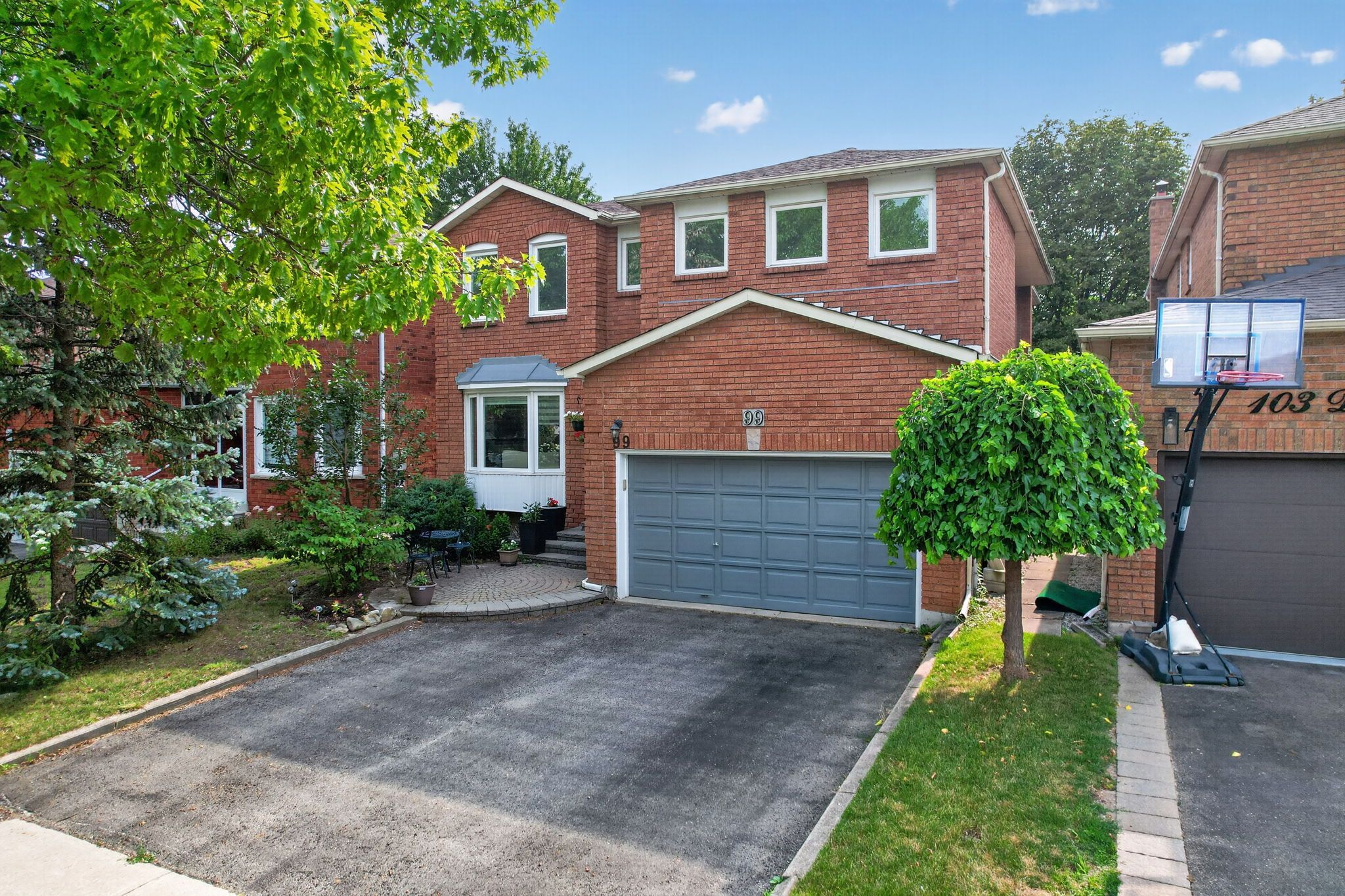 99 Dundurn Crescent, Vaughan, On L4j 6z4