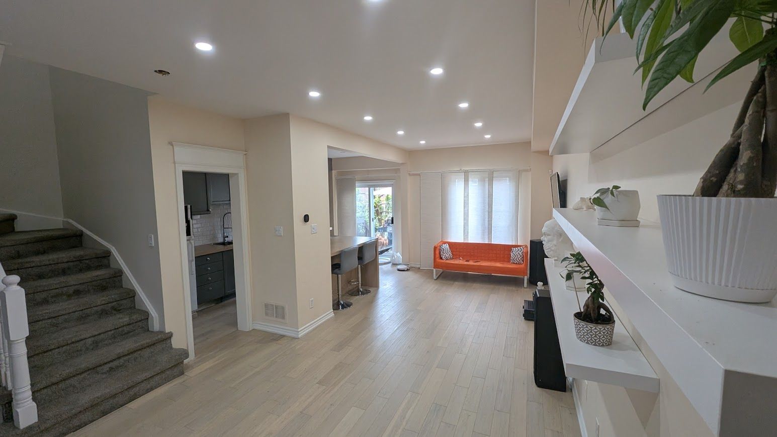 231 Denise Circle, Newmarket, On L3x 2k2