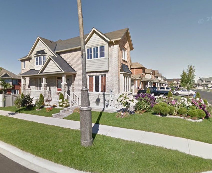 4 Overhold Crescent, Richmond Hill, On L4e 0l4