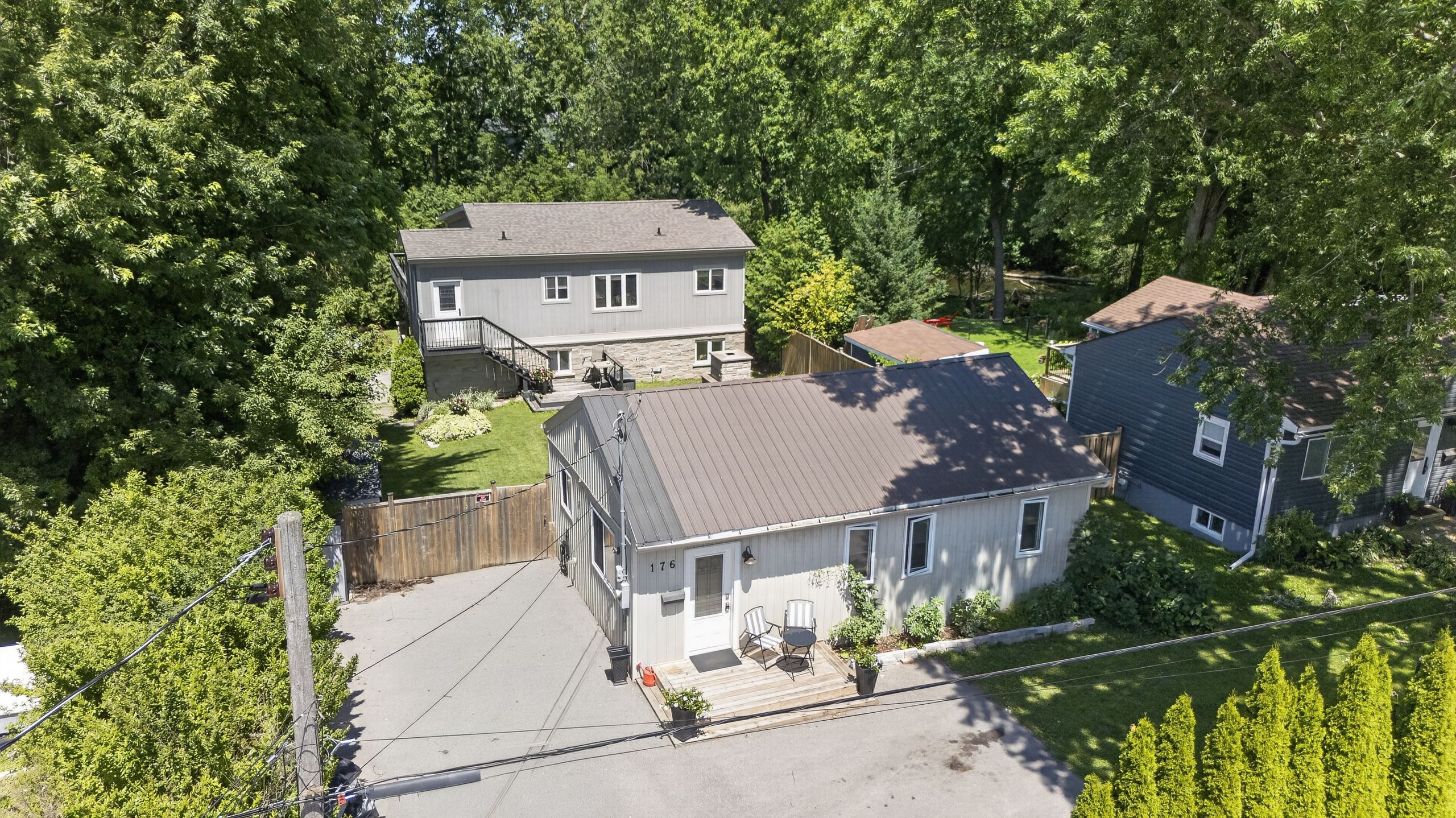 176 Pleasant Boulevard, Georgina, On L4p 2s4