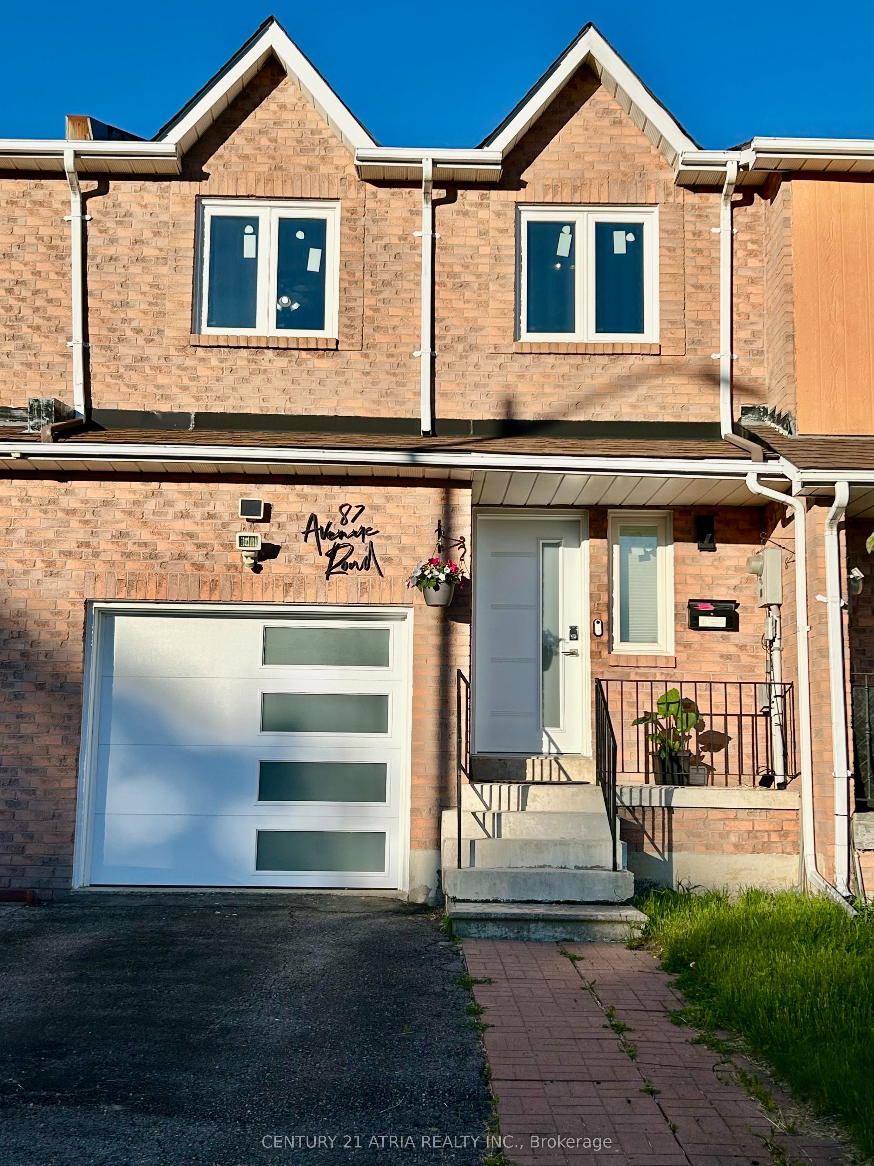 87 Avenue Road, Richmond Hill, On L4c 9n6