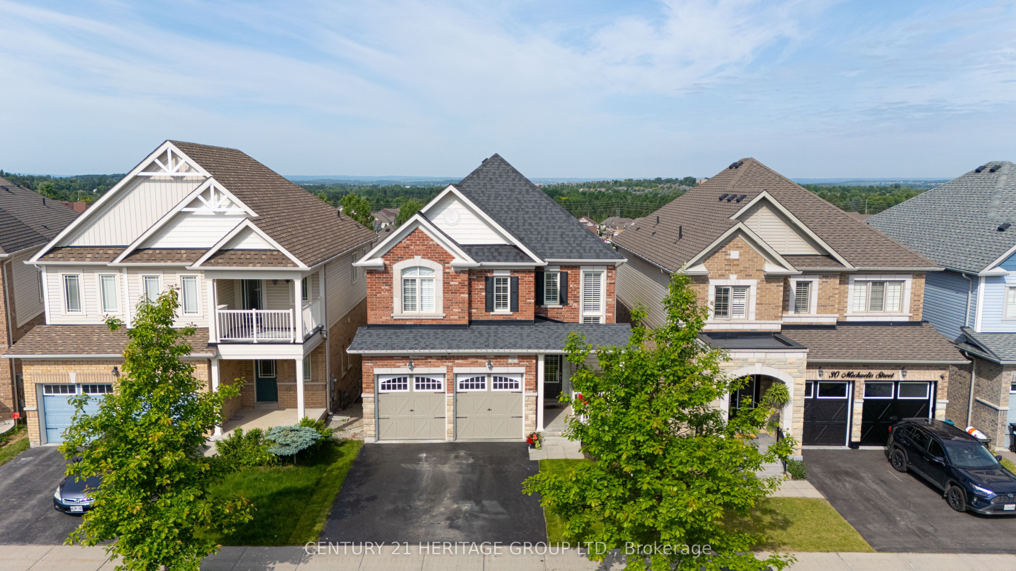 32 Michaelis Street, New Tecumseth, On L9r 0m8