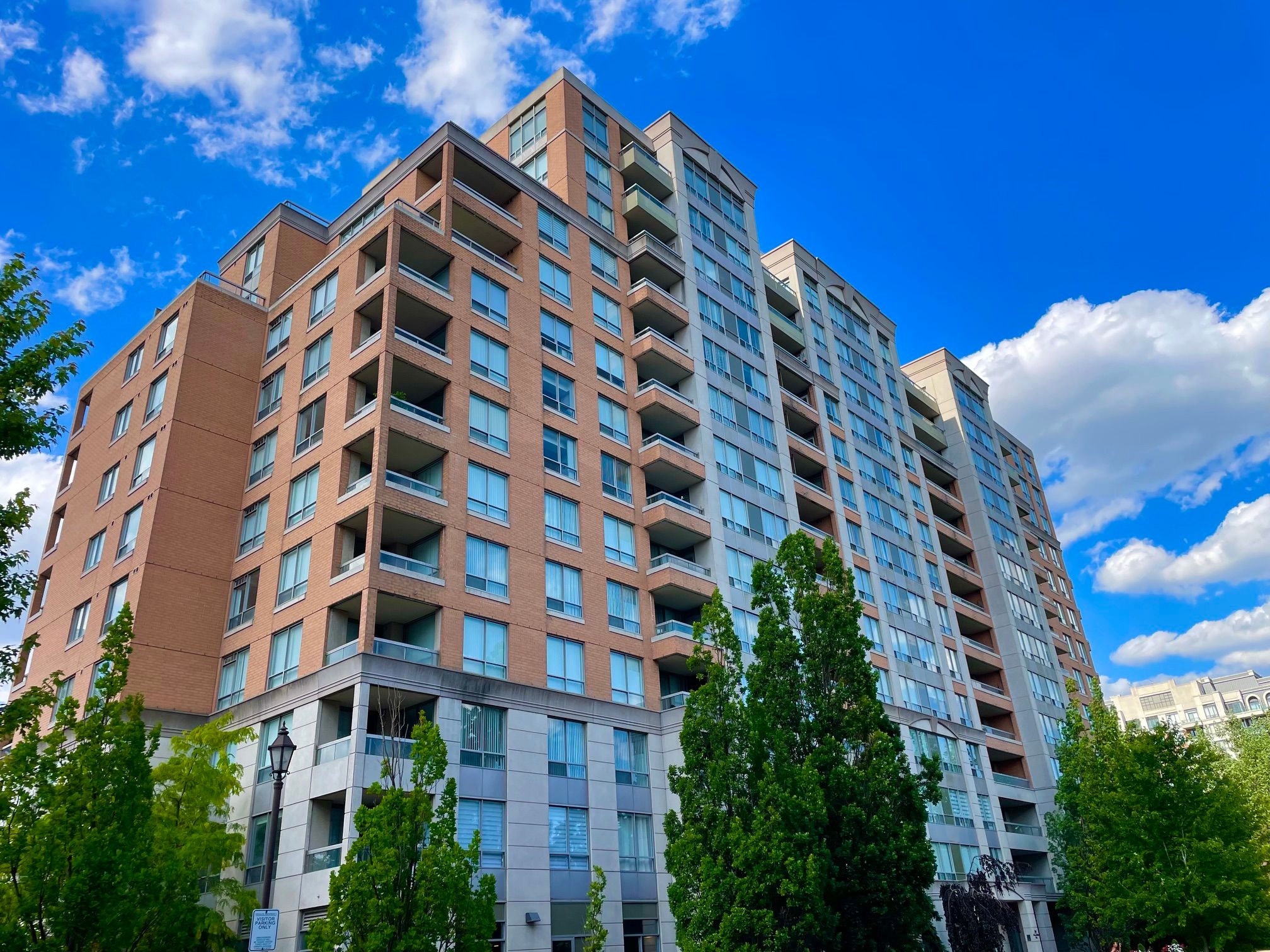 29 Northern Heights Drive 203, Richmond Hill, On L4b 4l8