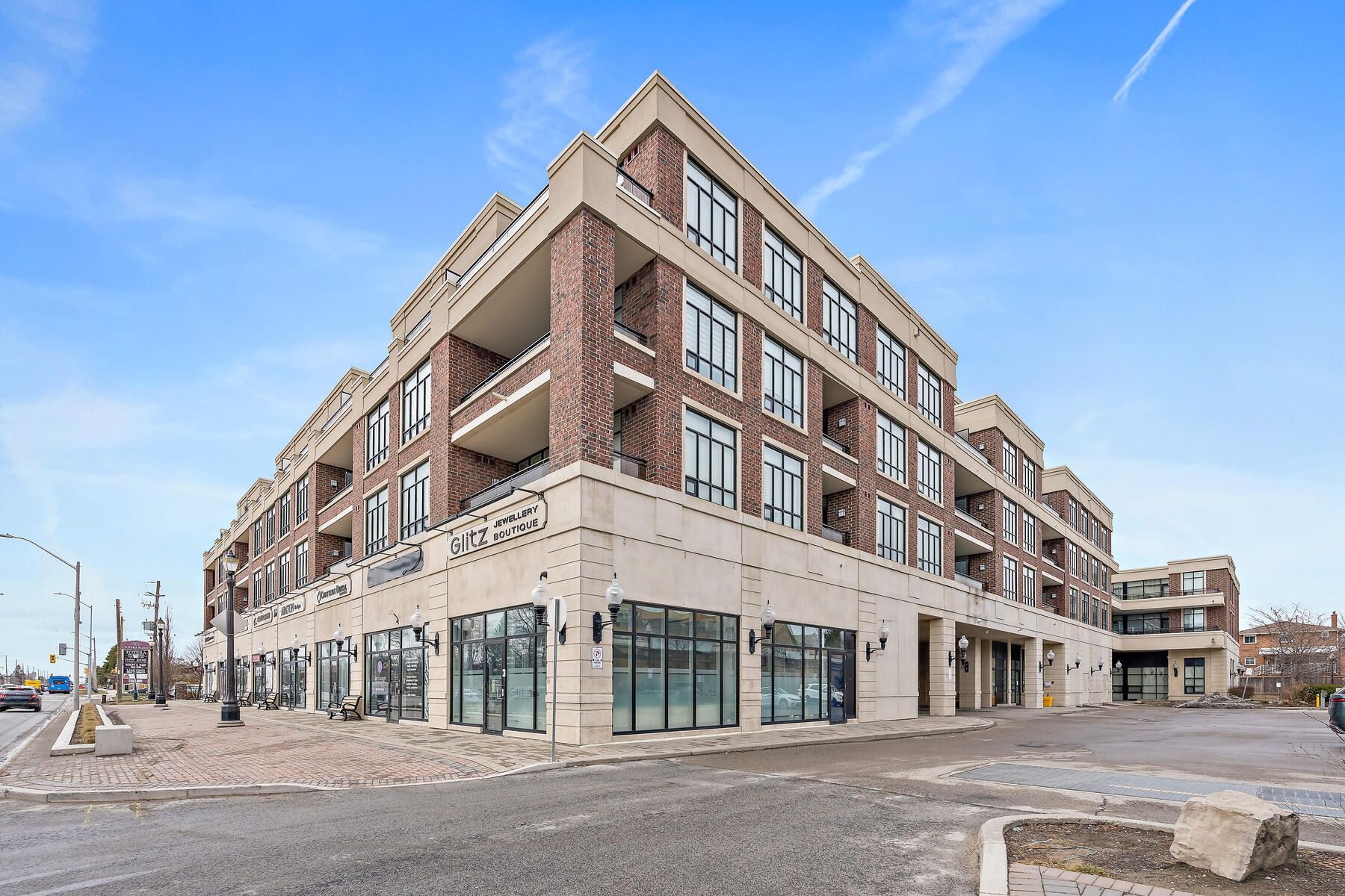 2396 Major Mackenzie Drive W 220, Vaughan, On L6a 4y1