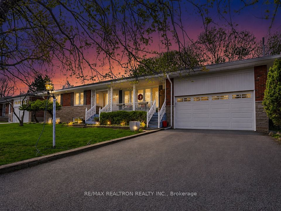 22 Longbridge Road, Vaughan, On L4j 1l5