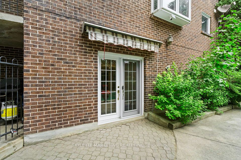 17 Sabrina Court Bsmt, Richmond Hill, On L4c 5p8