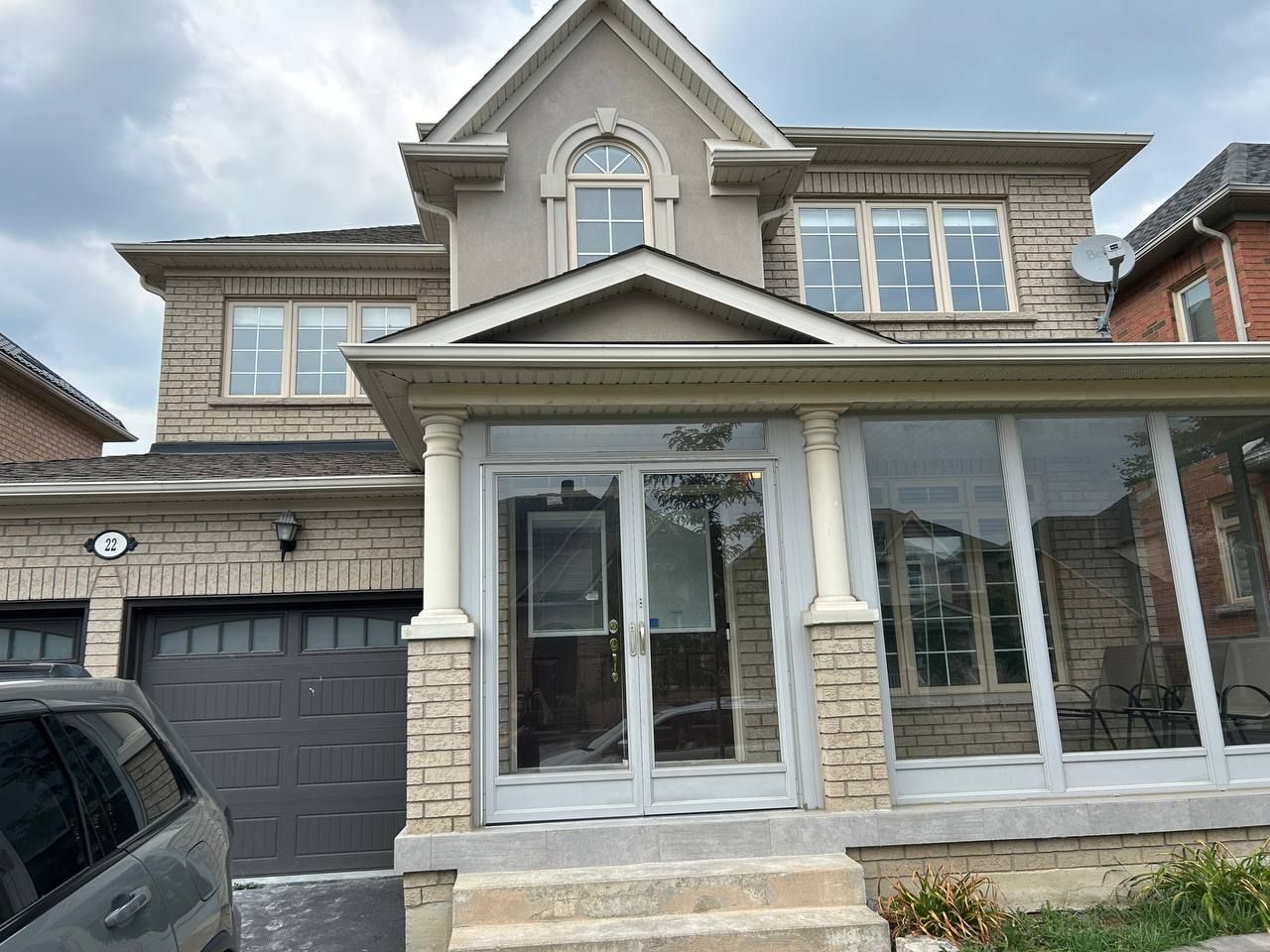22 Castleview Crescent, Markham, On L6c 3c2