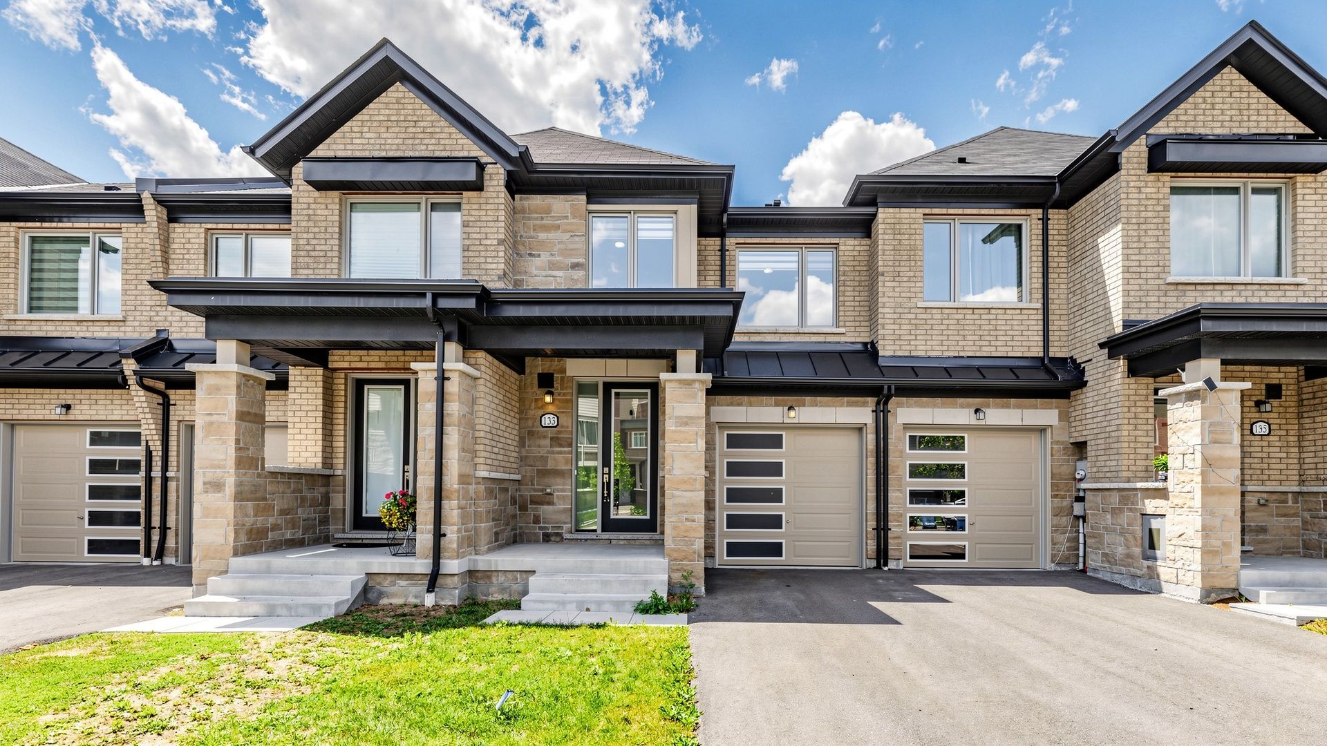 133 Lageer Drive, Whitchurch-Stouffville, On L4a 4v2