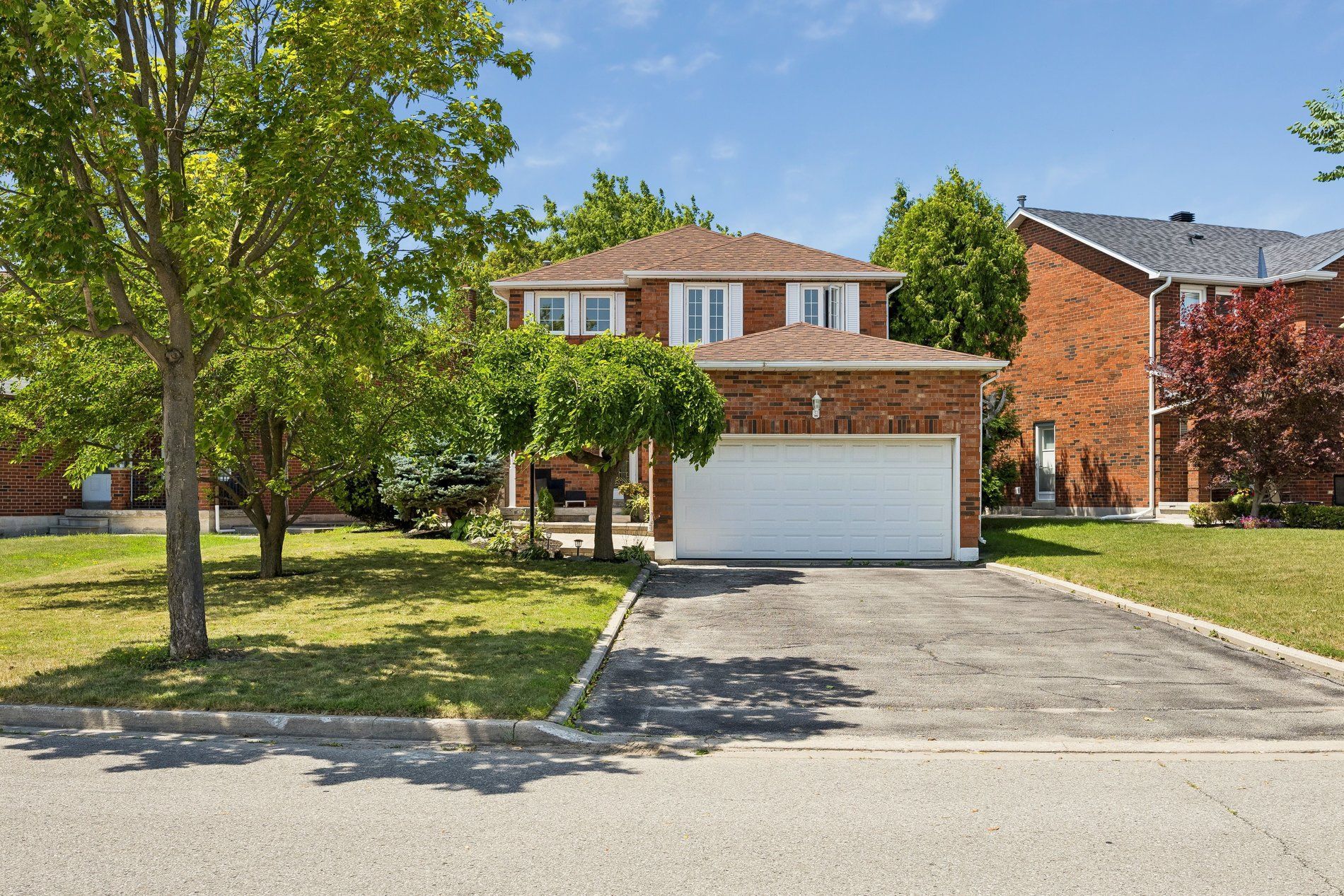 54 Links Road, Vaughan, On L6a 1l4
