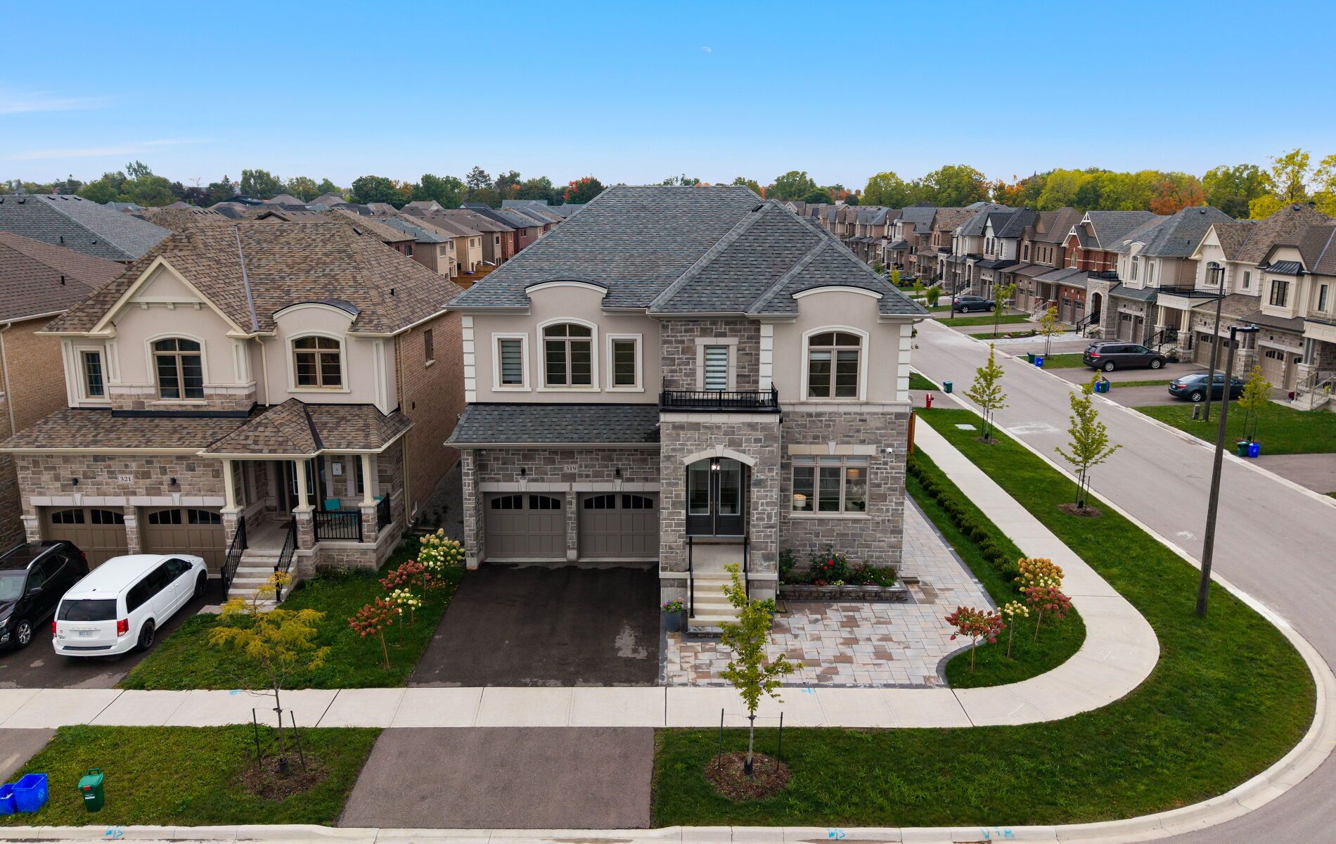 319 Danny Wheeler Boulevard, Georgina, On L4p 0k1