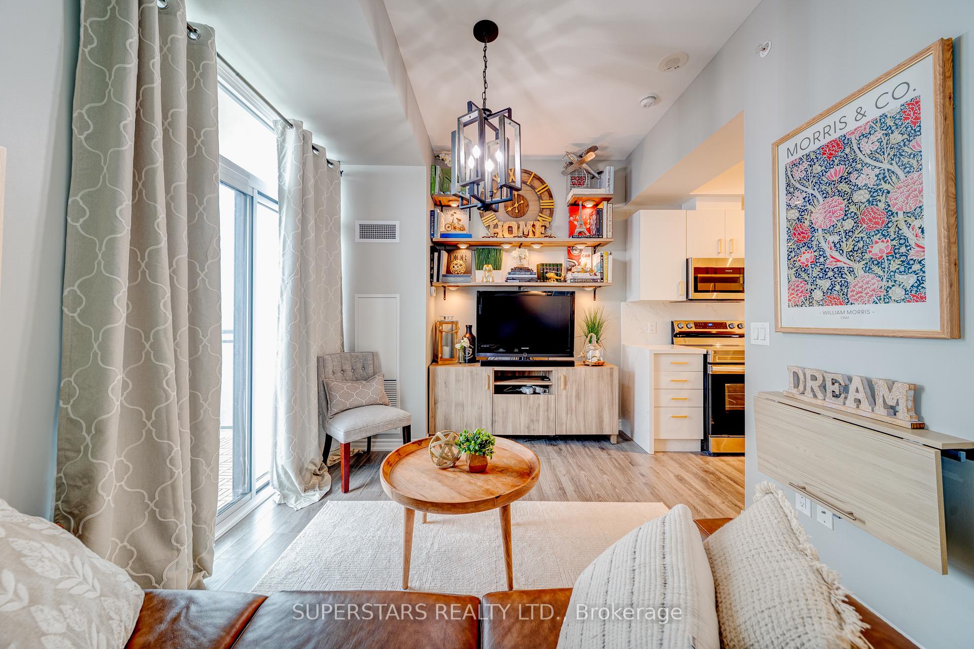 11611 Yonge Street 525, Richmond Hill, On L4e 1g2